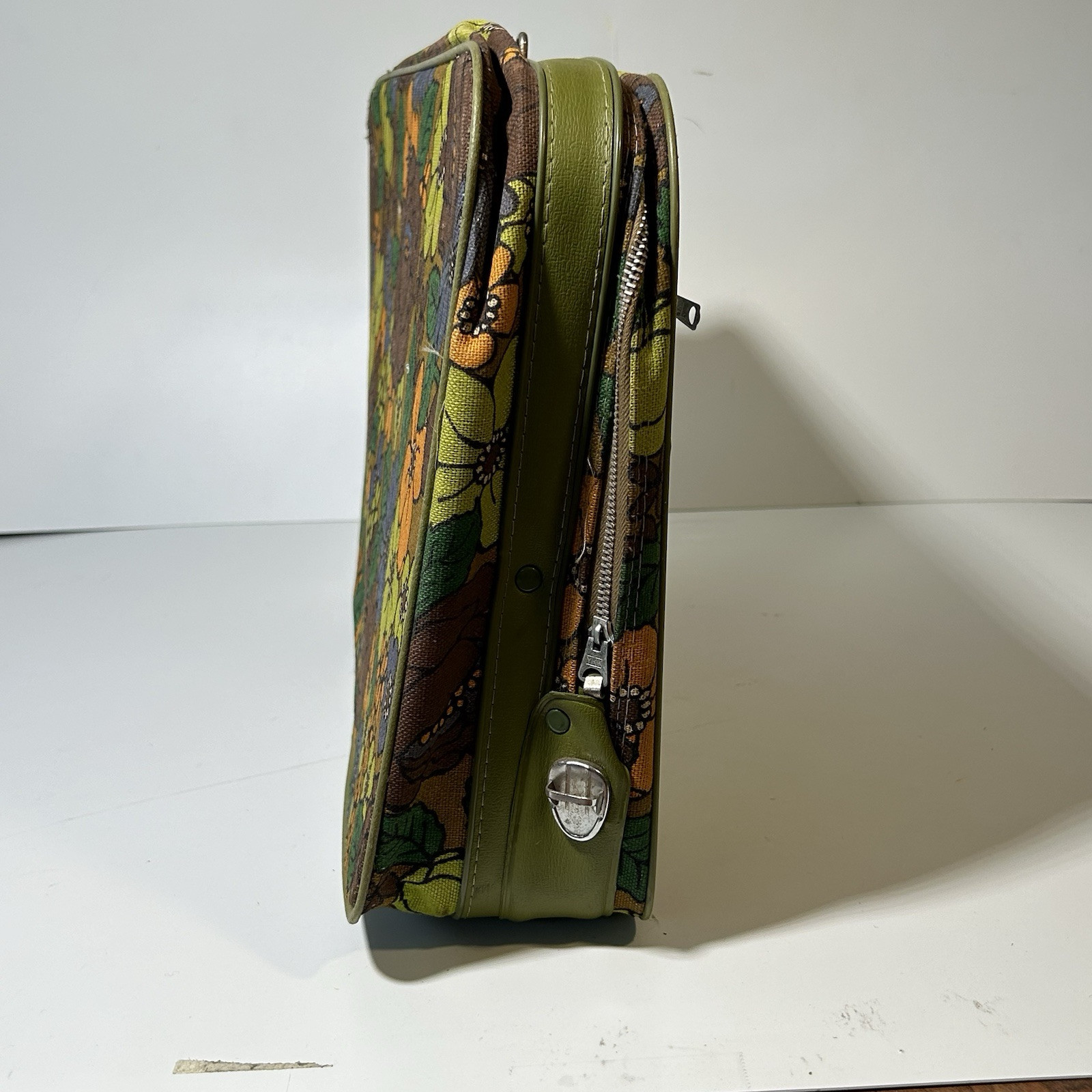 Vintage 1960s 1970s Flower Power Bright Floral Travel Bag Suitcase 16X12 READ
