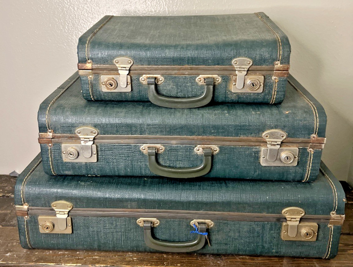 Vintage 3-Piece Nesting Suitcase Set – Mid-Century Luggage – Original Key Includ