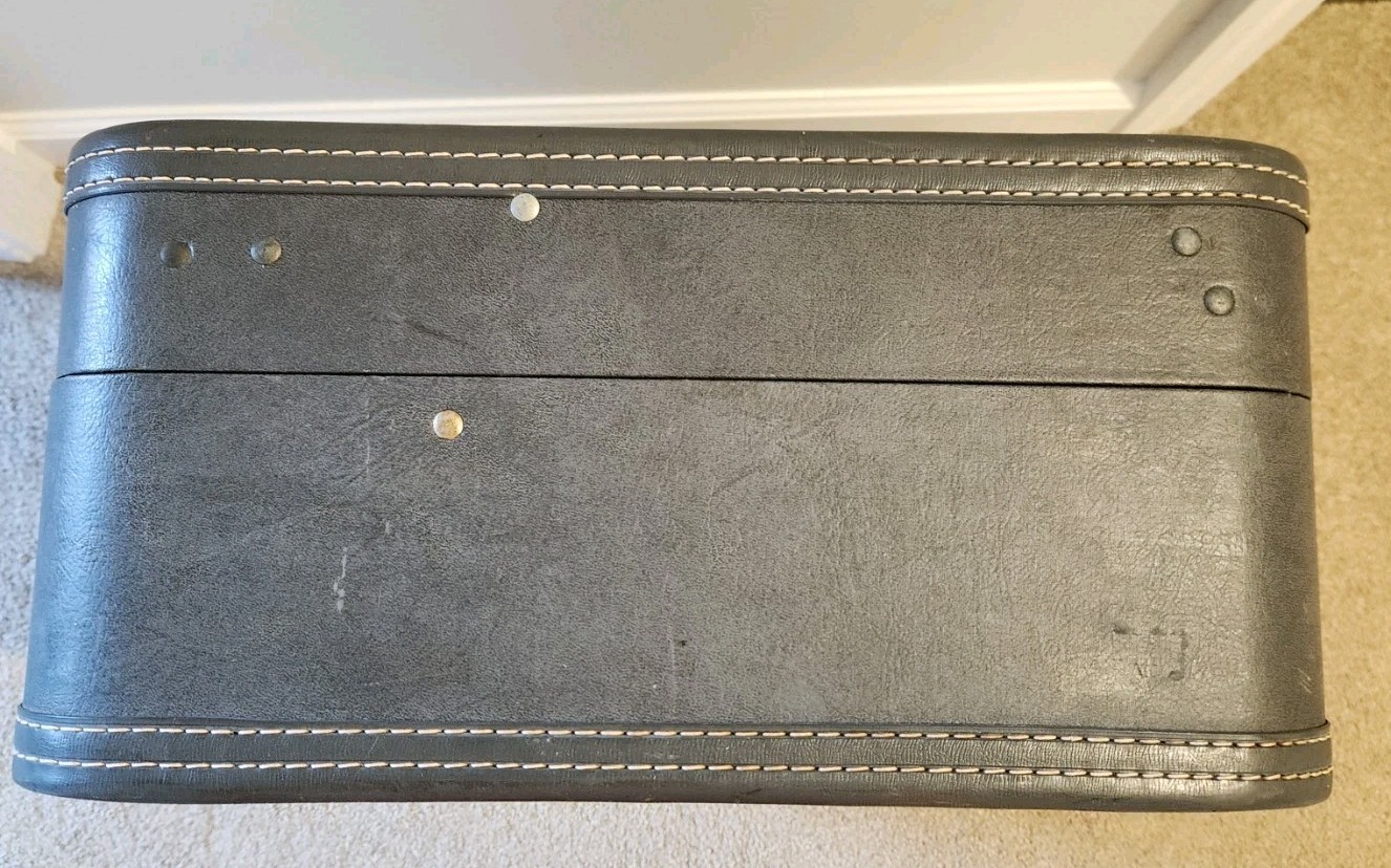 Skyway Hard Blue Vtg Suitcase w/Garment Holder~1940’s – No key. 21”x18”x8.75”