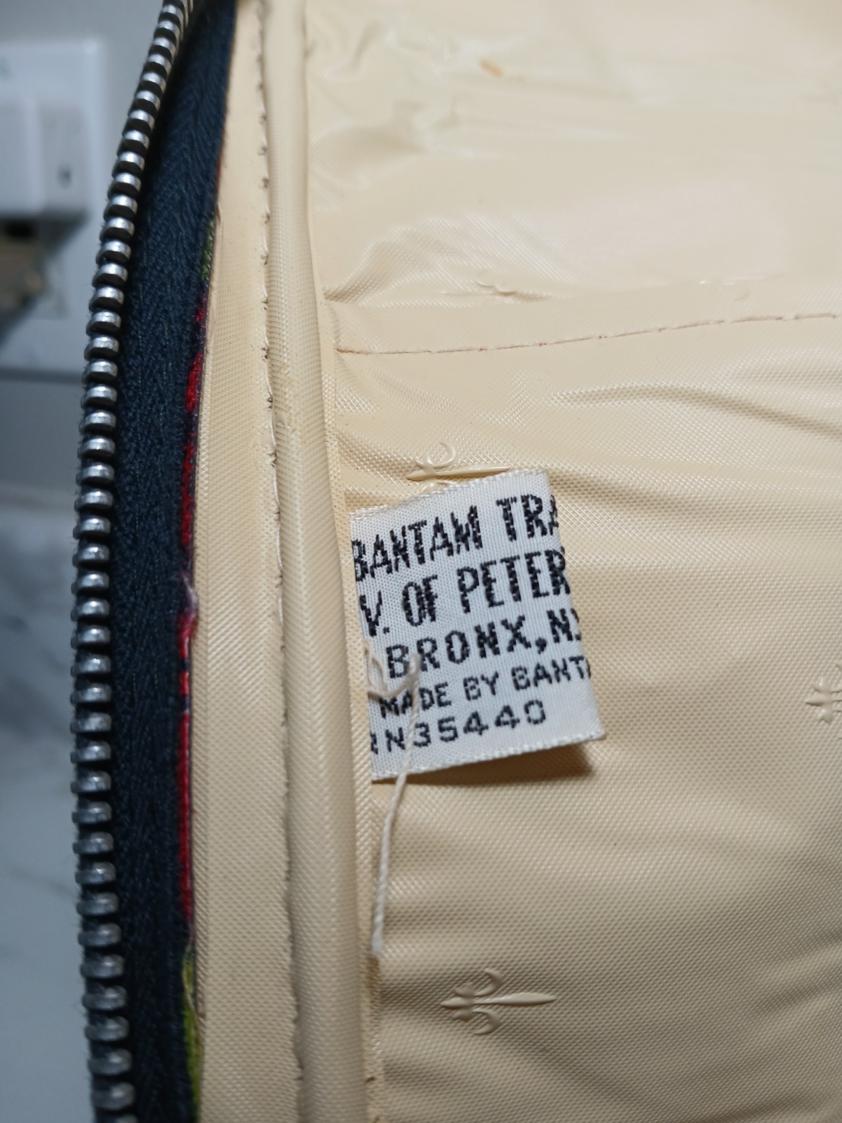 Vintage 60s Bantam Travelware MCM Floral Hippie Mulit-Color Suitcase 16″x11″x3″