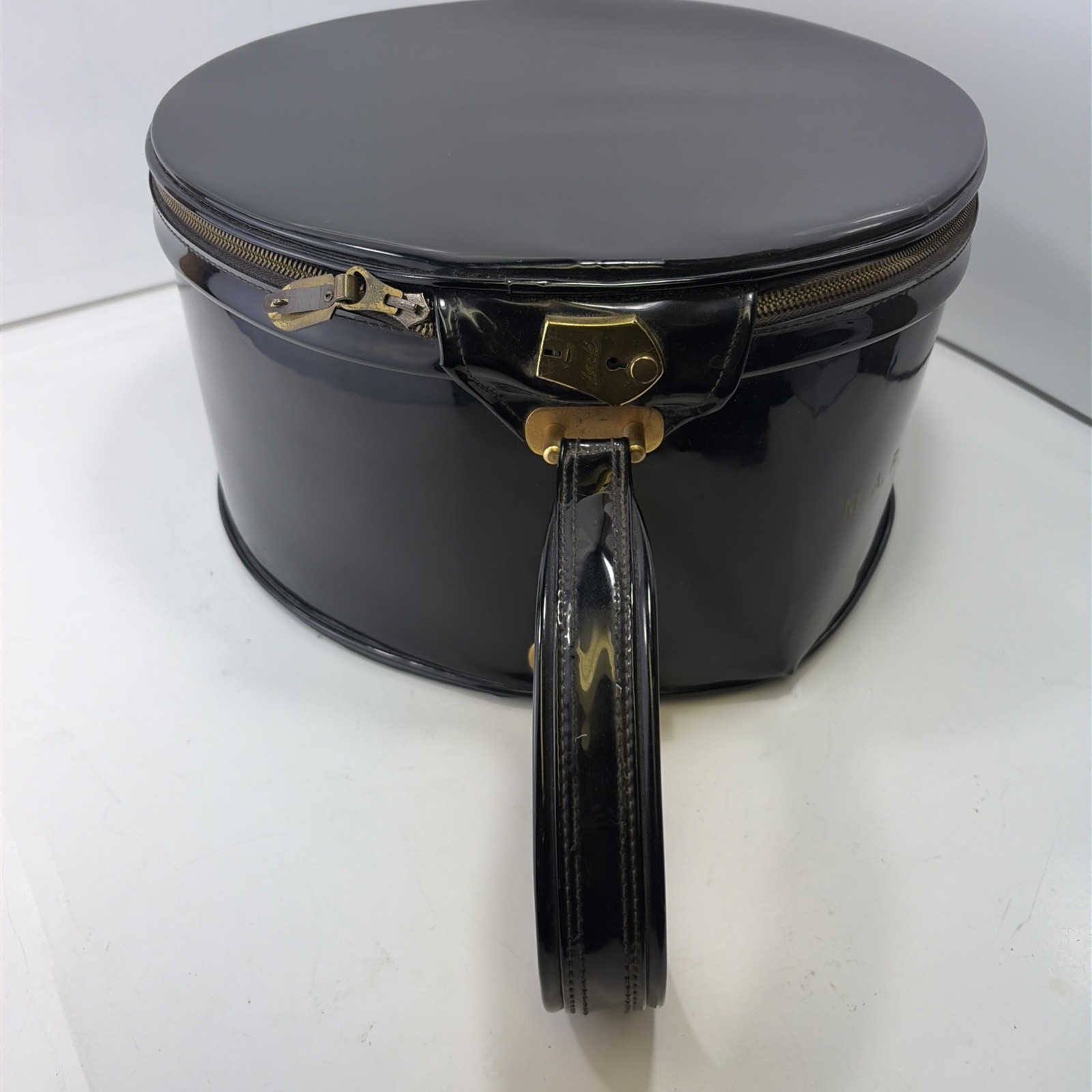 Vintage Lark Droutman NY Round Black Hat Box Train Luggage 12” With Key!