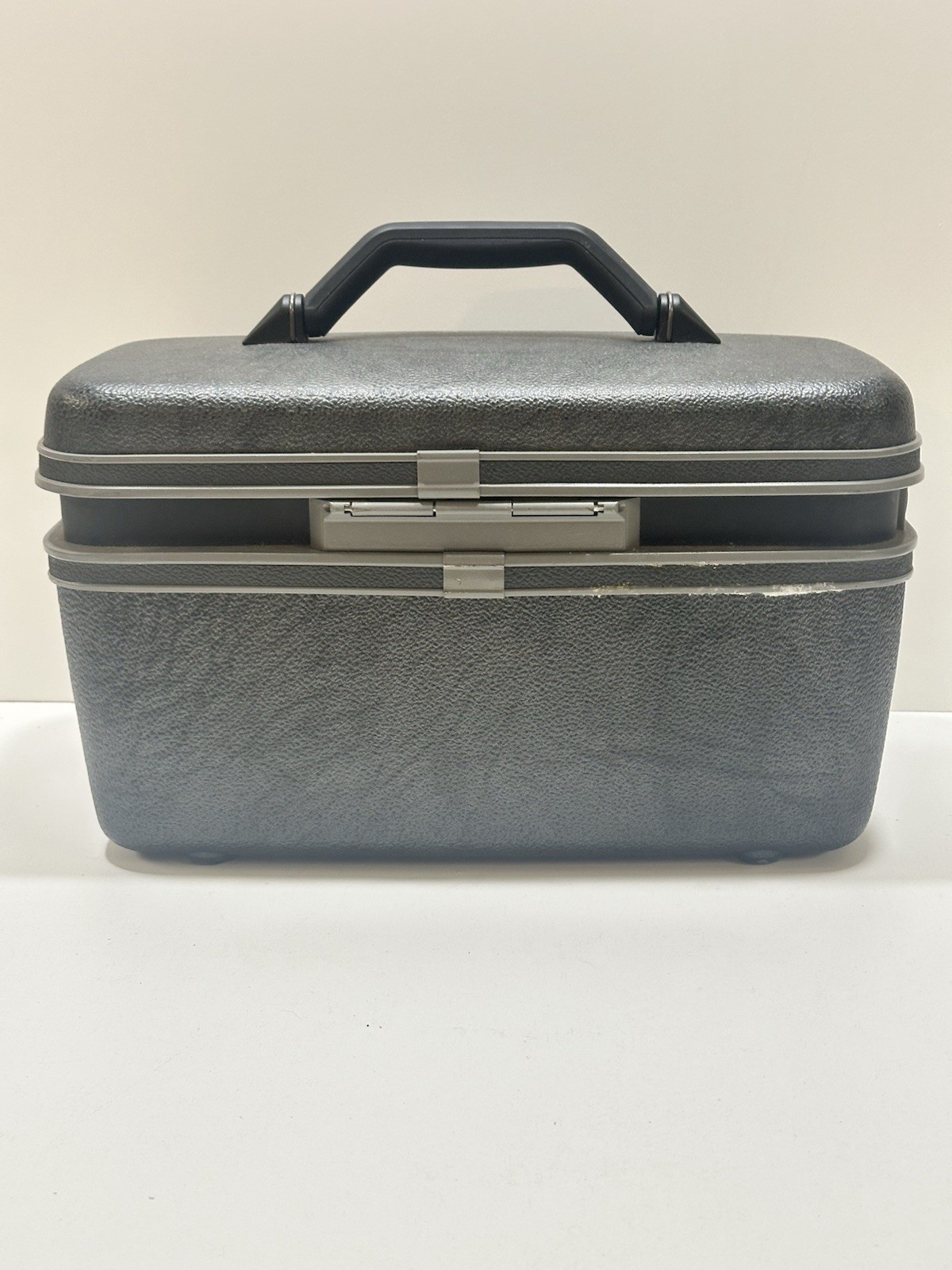 Vintage Samsonite Series 3600 Travel Hard case Makeup No Key Gray
