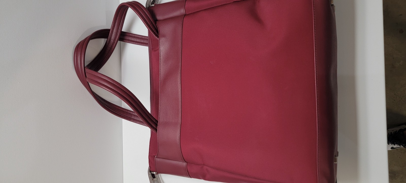 Samsonite Burgundy Red Nylon Tote Bag Shoulder Travel Work Laptop Carry On