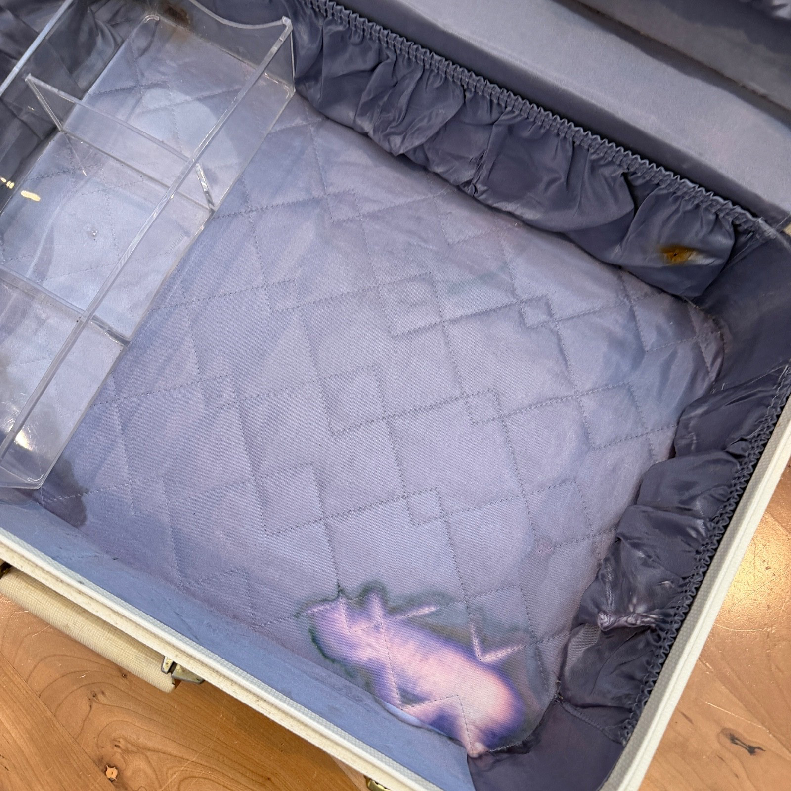 Lady Baltimore Overnight Hard Suitcase Luggage White MCM 1950s 21x14x7” – No Key