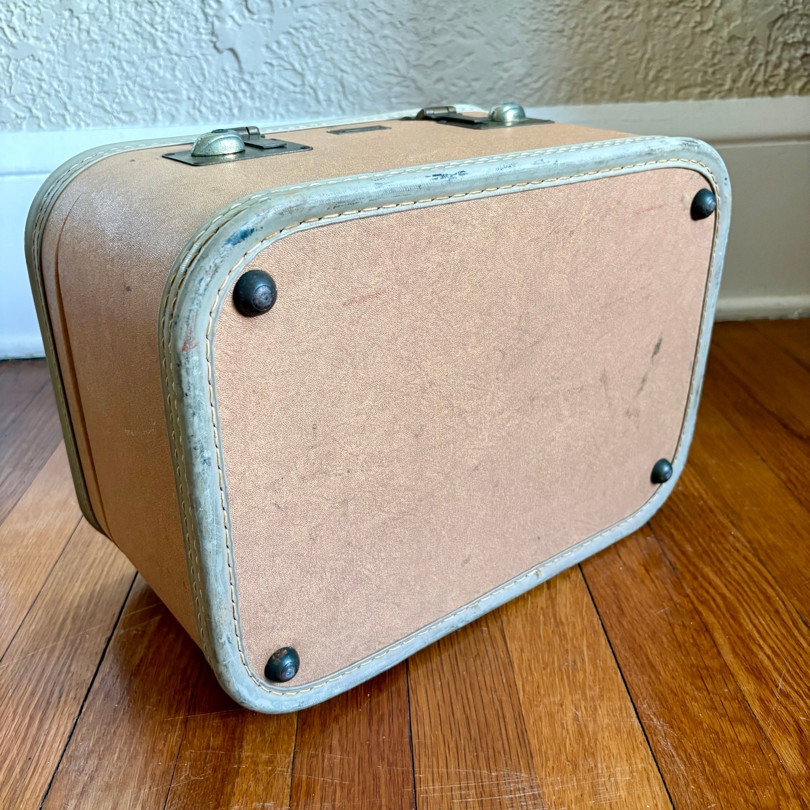 Vintage JC Higgins Train Case Vanity Luggage Plaid Lined Travel Case