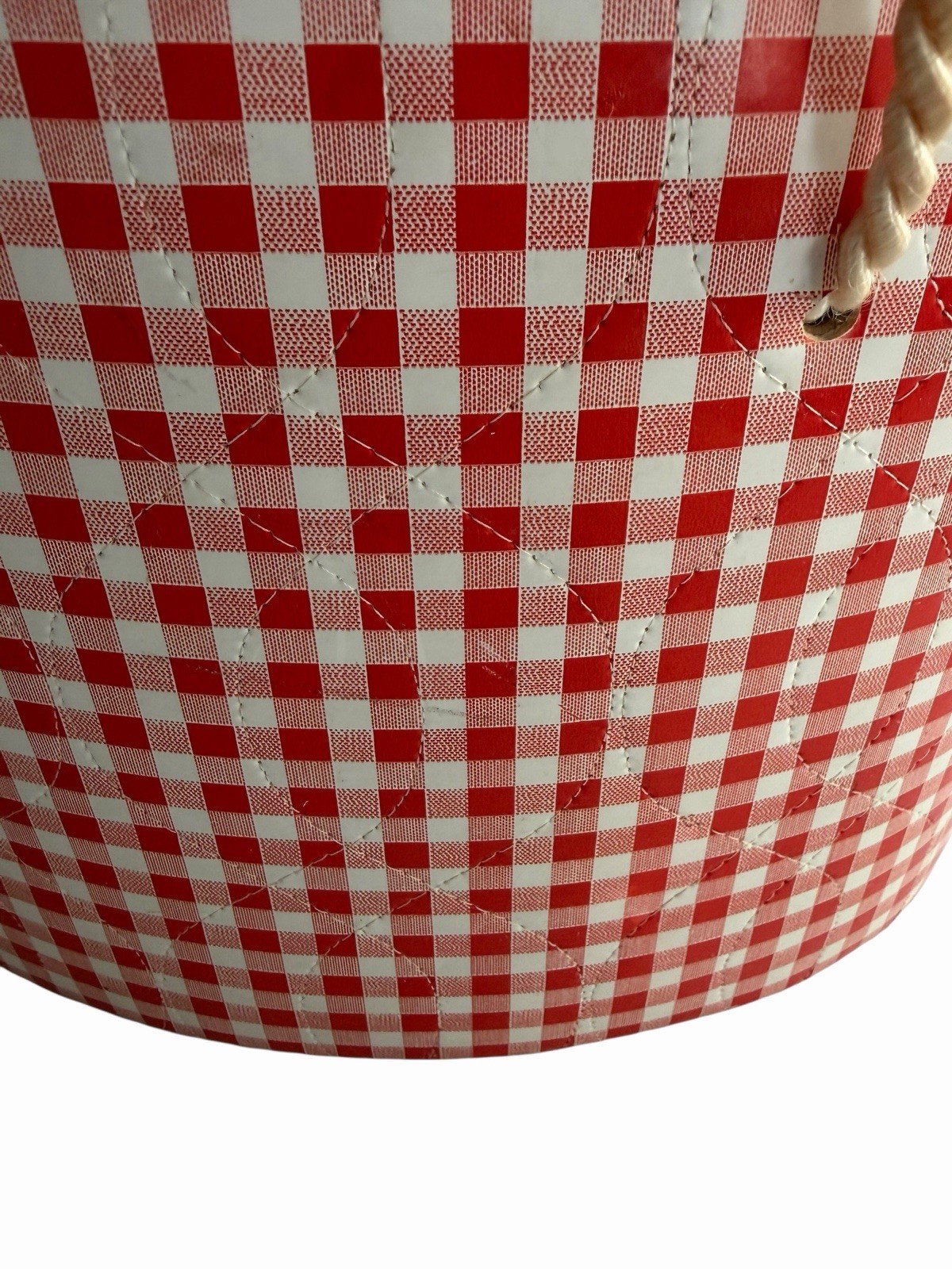 Vintage MODEL HOME Henry Enrich Quilted Red White Oval Box Closet Accessories
