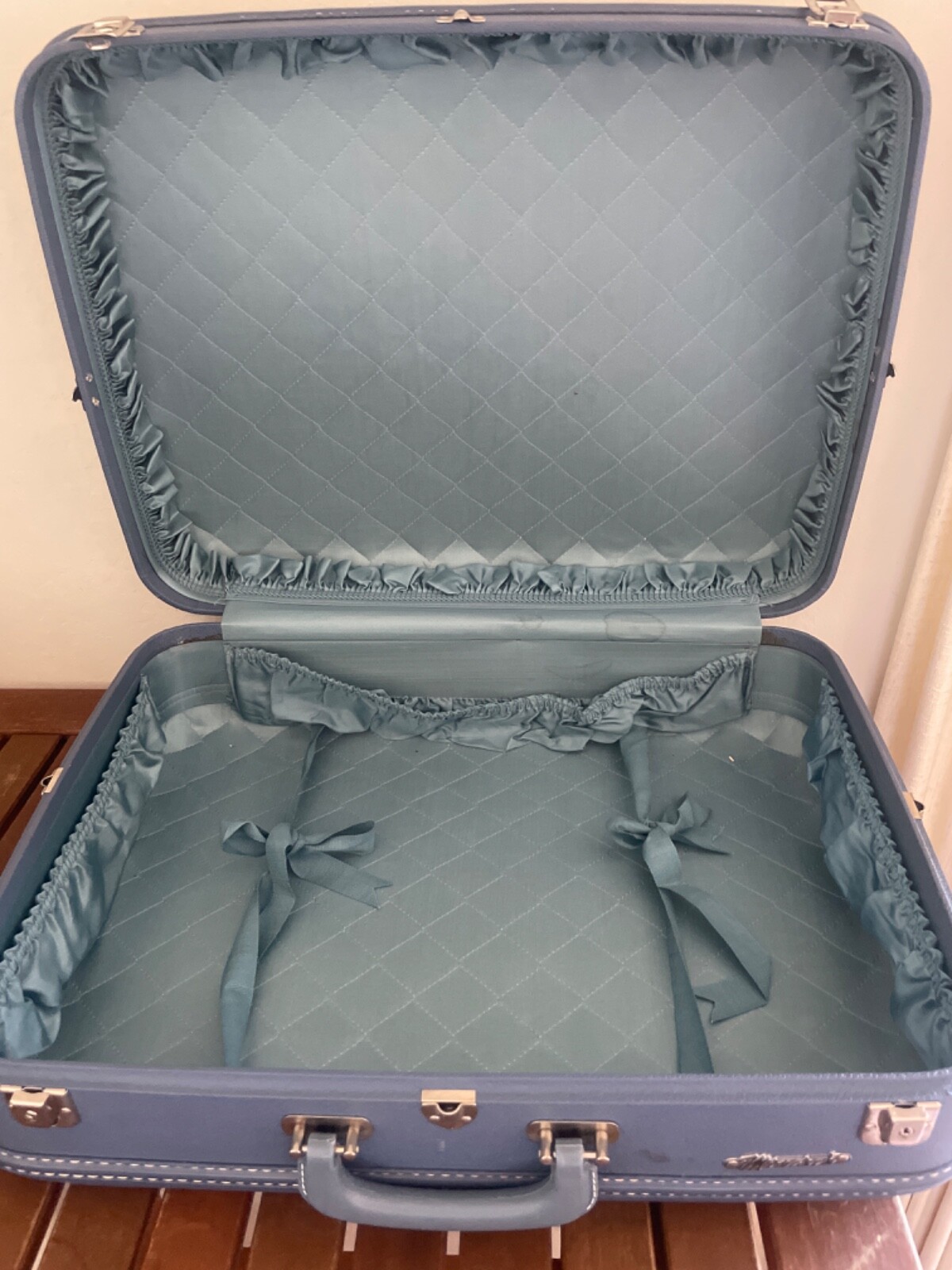 Vintage 1960s Luggage Monarch Blue Hard Shell Suitcase Set – Pristine w/Keys