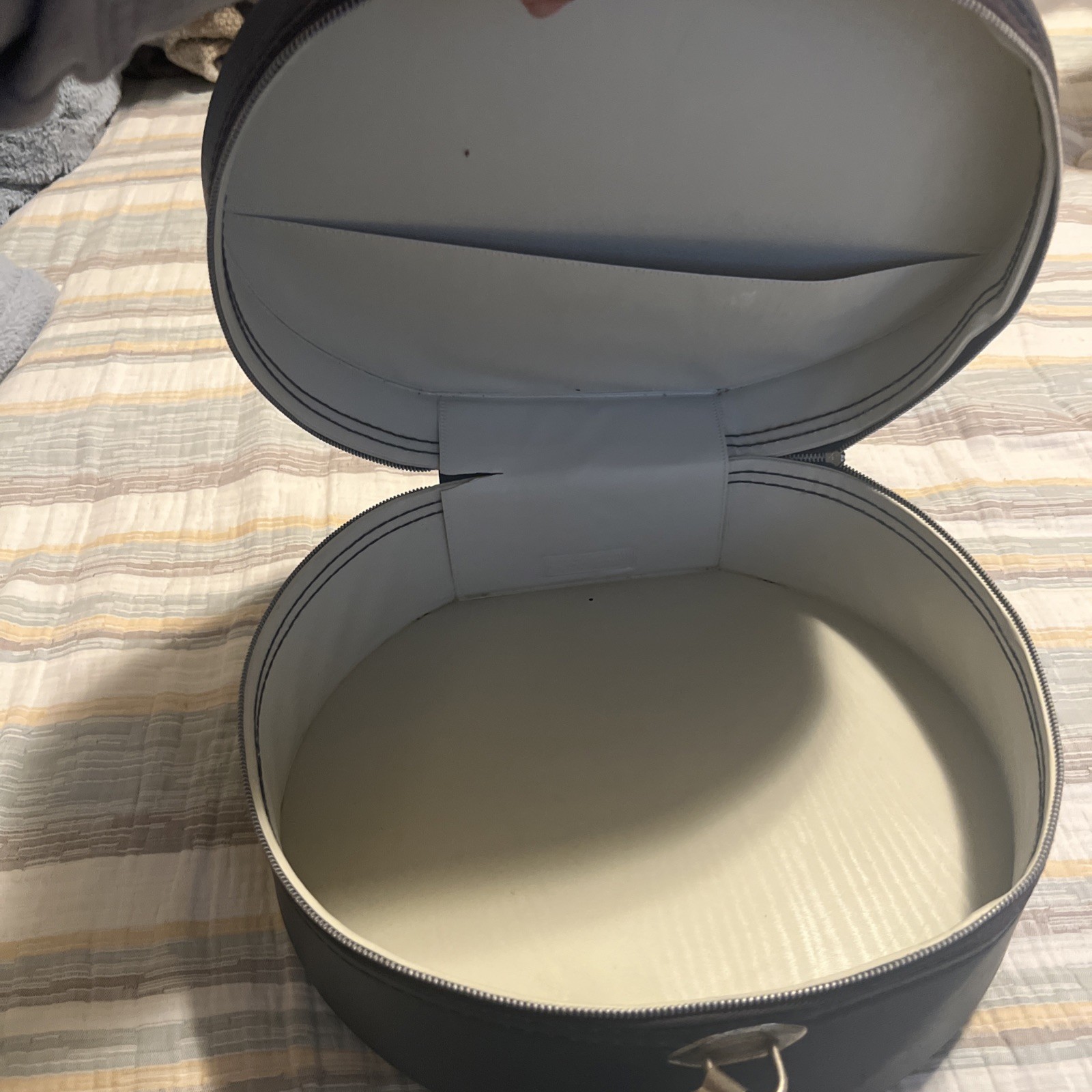Vintage Beauty Counselor Round Hat Box Keene Pkg Associates