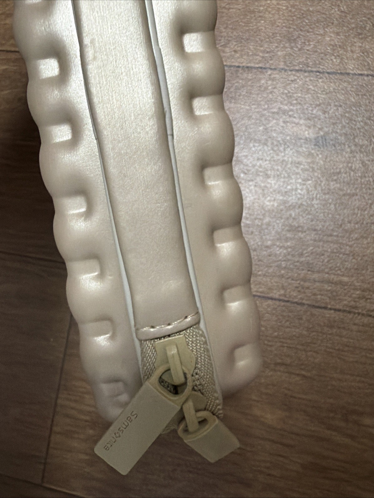 Samsonite champagne gold travel Taupe Ribbed Hard Shell Case Airline