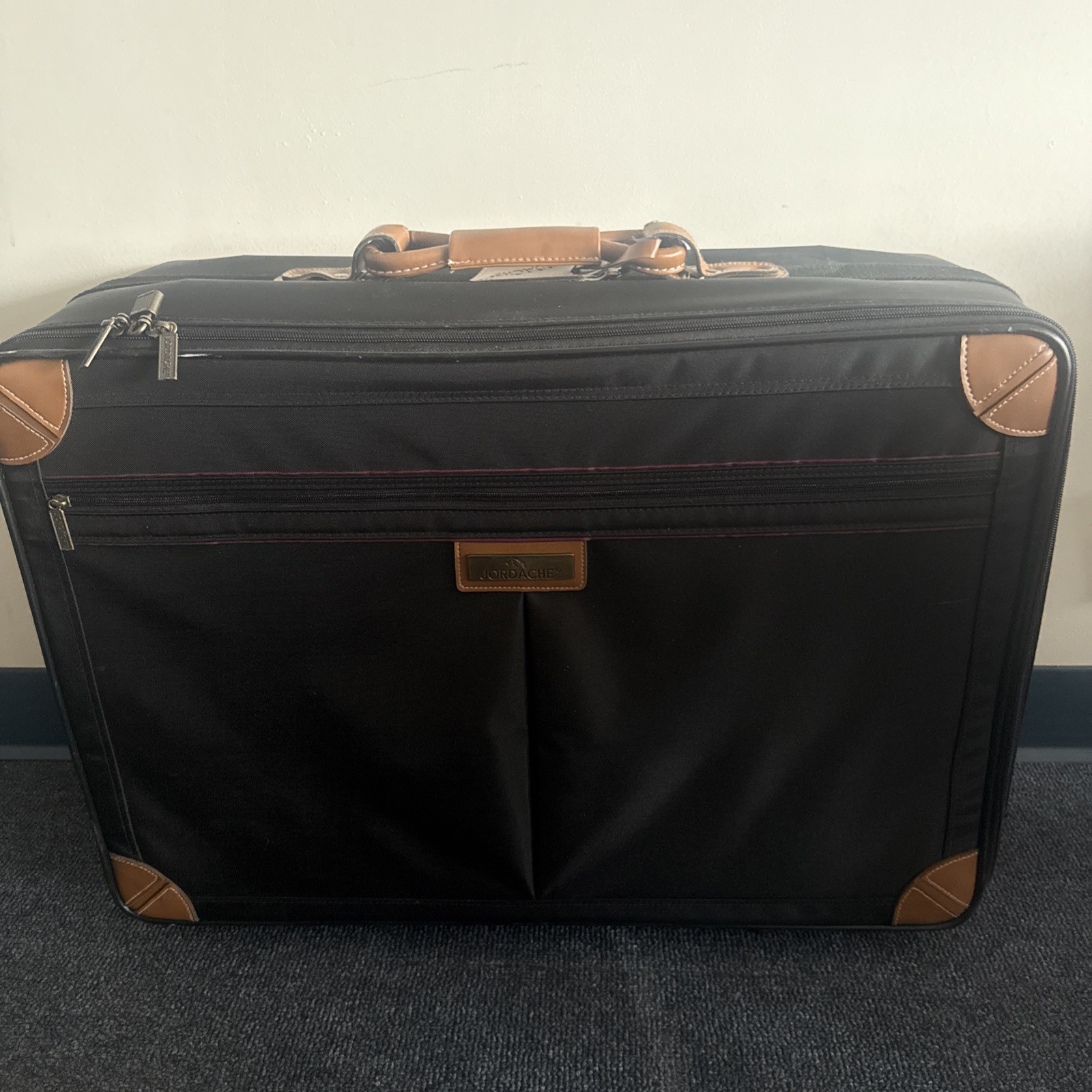 Vintage Black canvas and leather Jordache Suitcase 4 Piece Set. Looks New