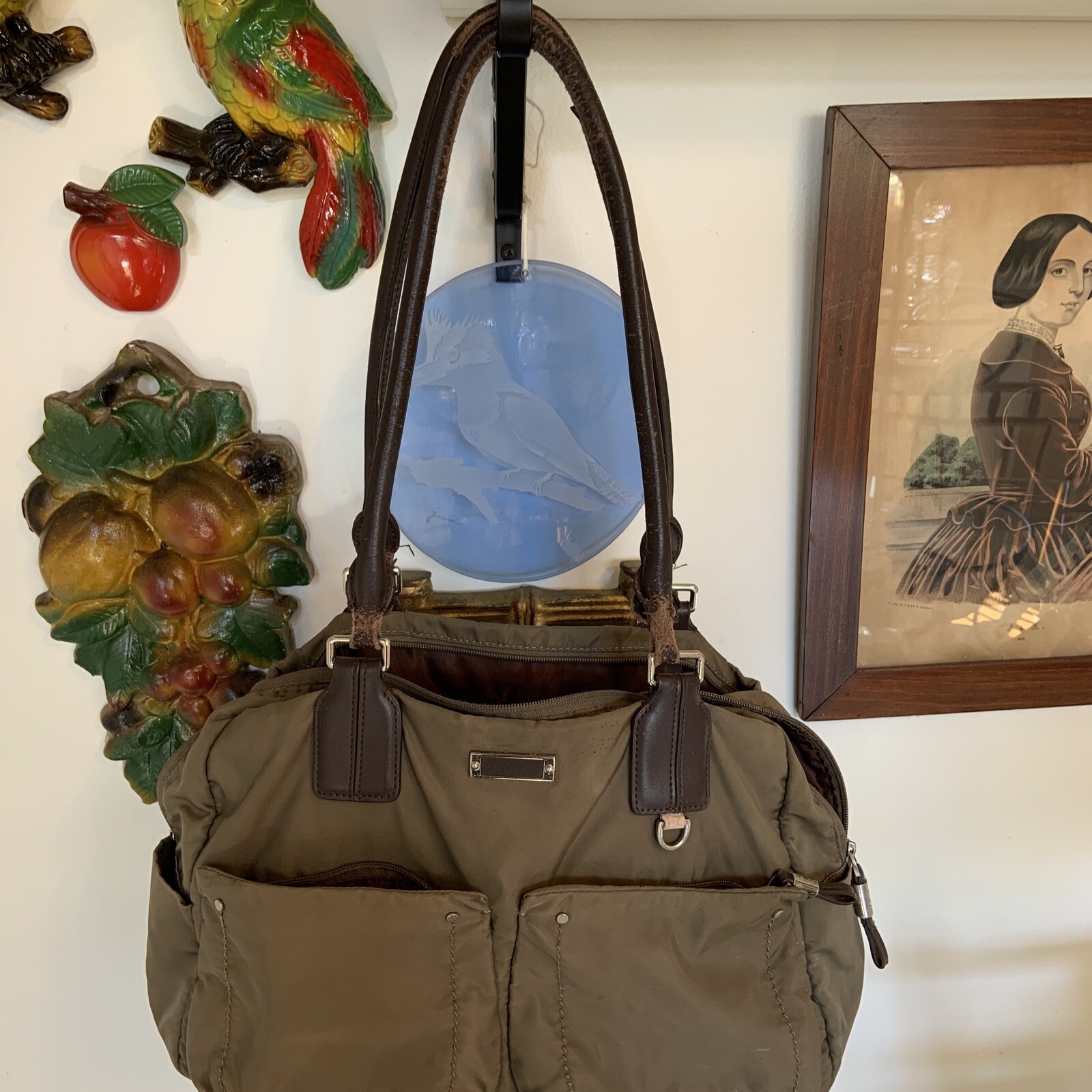 Tumi nylon satchel handbag leather handles pockets and zips galore, Its A Wreck