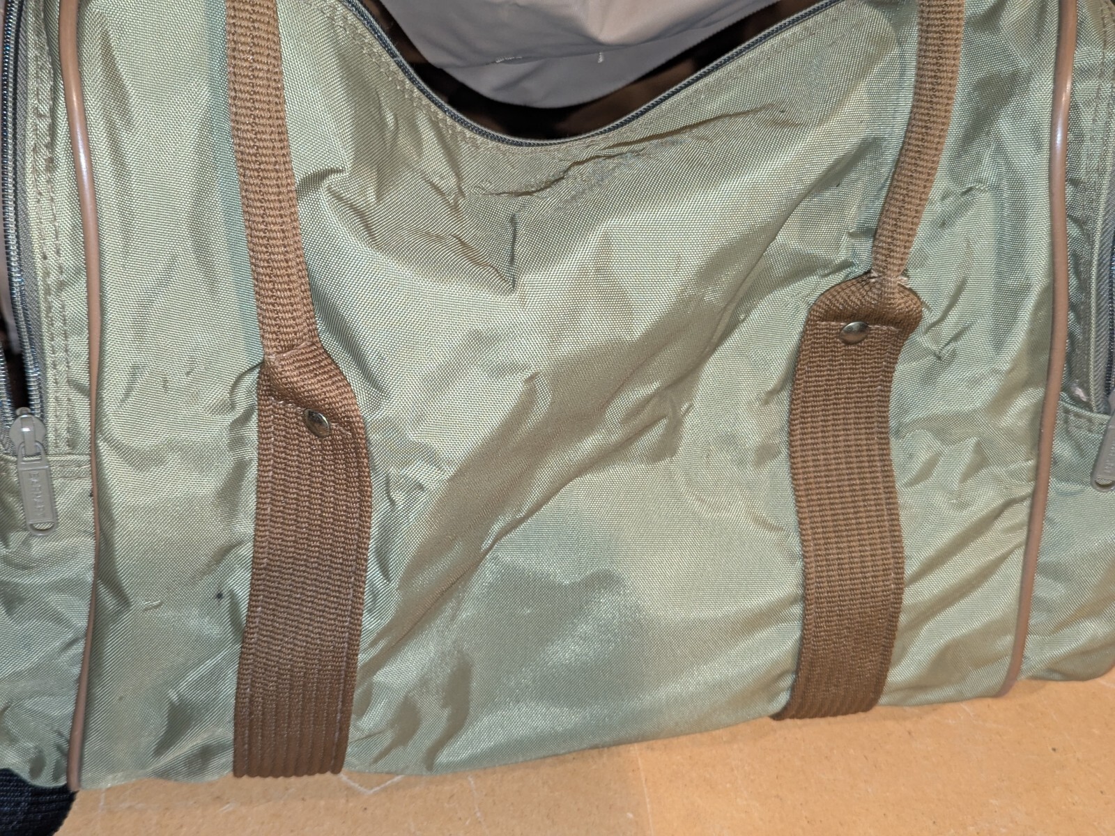 VTG Amelia Earhart Luggage Carry on Overnight Duffle Shoulder Bag Olive Green