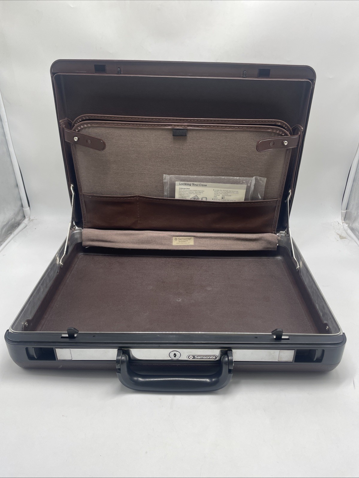 Vintage Samsonite Signat Brown Hard Shell Briefcase w/ 2 Keys/Insert Sealed