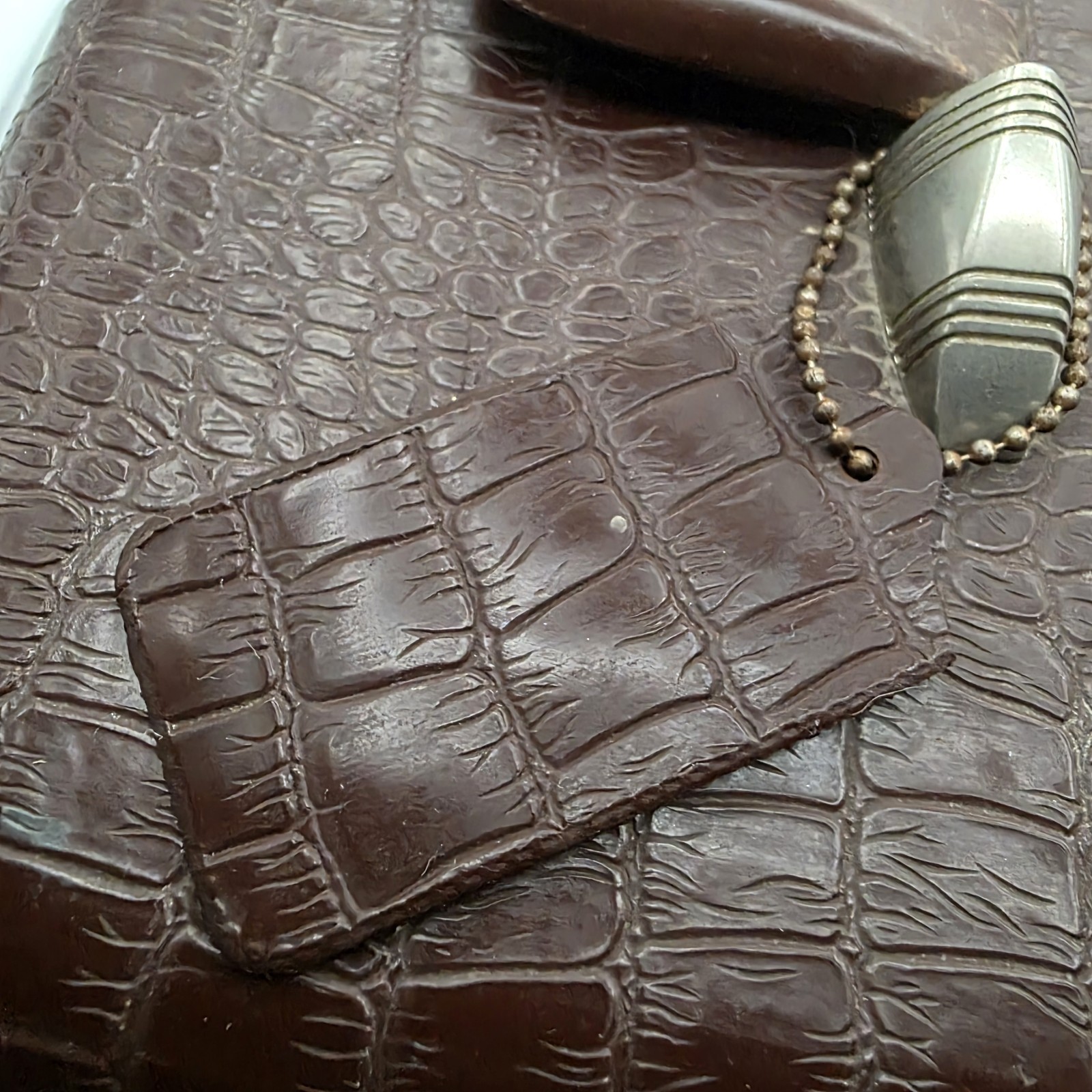 1970’s Vintage Wayfarer Silhouette Train Case Faux Alligator