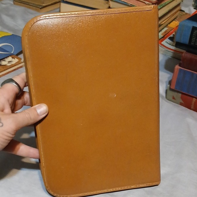 True Vintage 1950s Brown Leather Hard Zippered Vanity Case, Extra Compartments