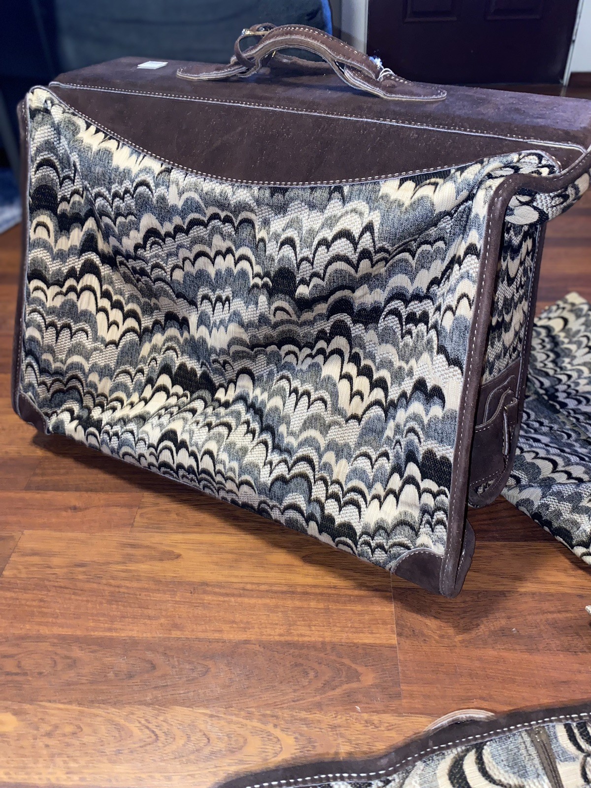 4 Piece BIG French Luggage Company Tapestry Suede Suite case Set