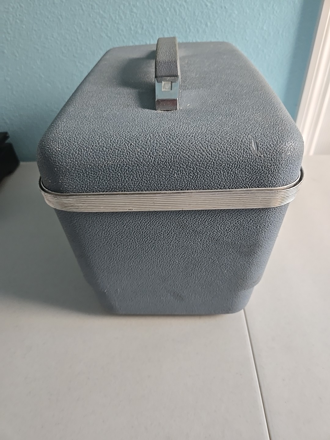 Vintage Sears Forecast Blue Travel Train Makeup Hard Case NO KEY