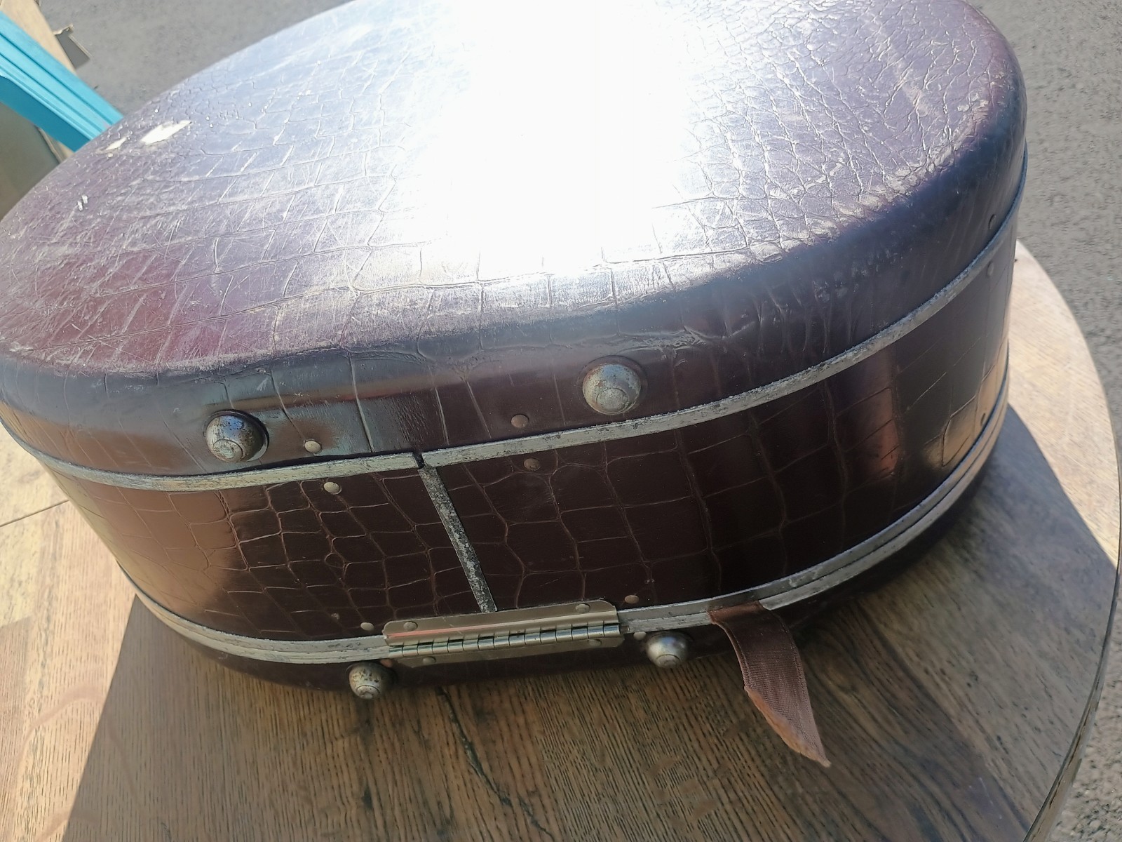 Vintage Samsonite Train Case Hat Box Style – Brown Faux Alligator Skin