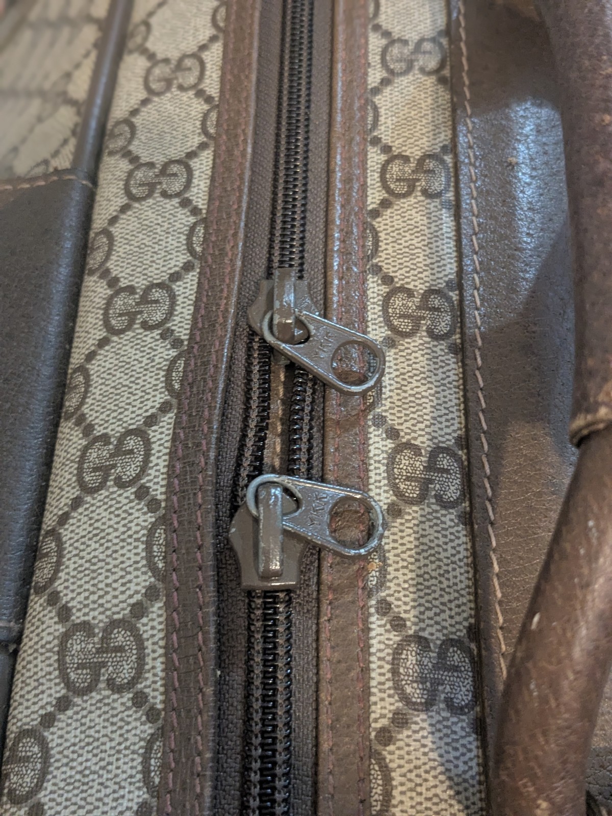 Gucci GG Supreme Logo AUTHENTIC Vintage Suitcase Trunk Travel Luggage WITH COA