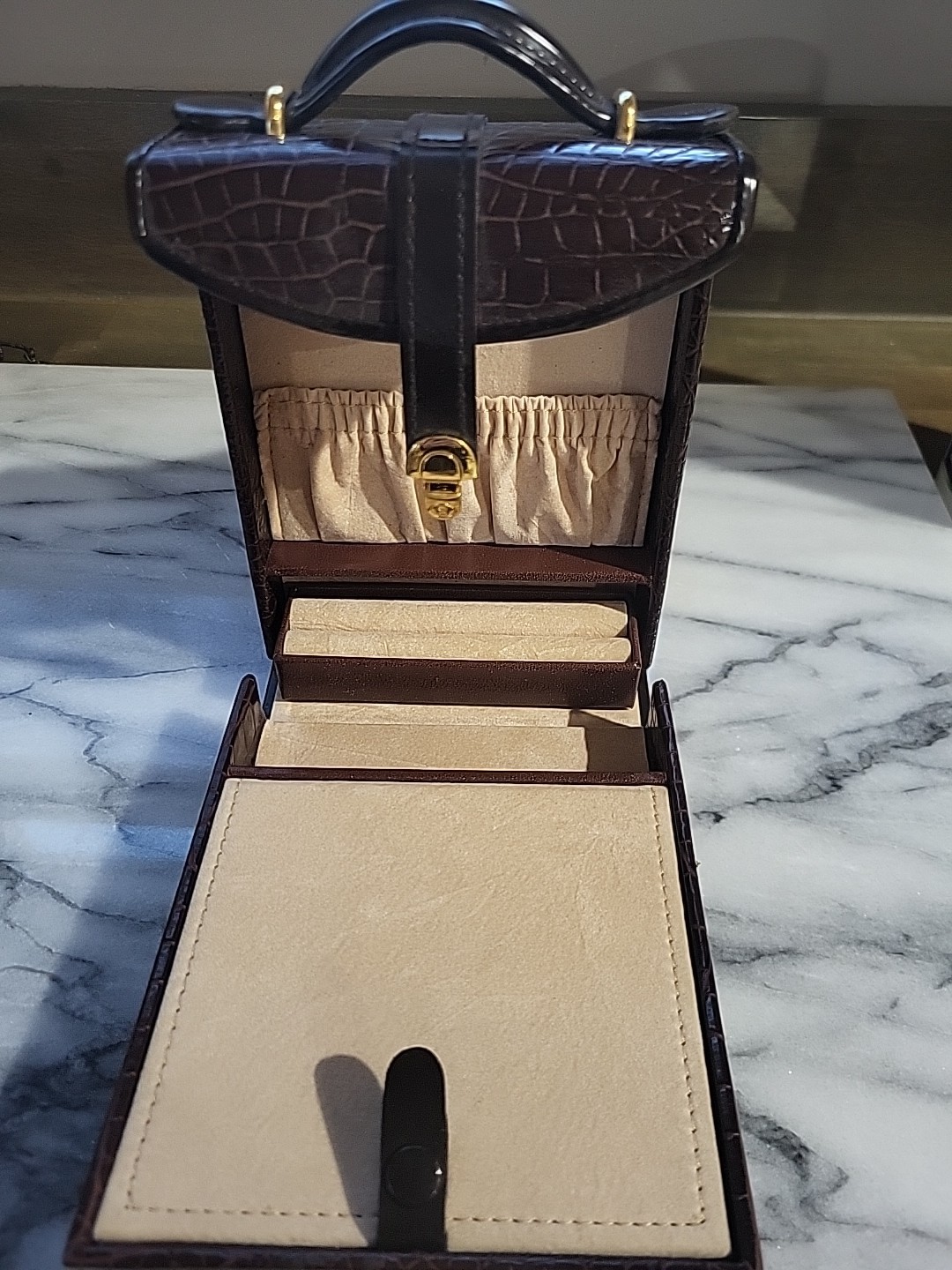 Vintage Brown Faux Croc Jewelry Train Case – Vertical Travel Vanity Box,…