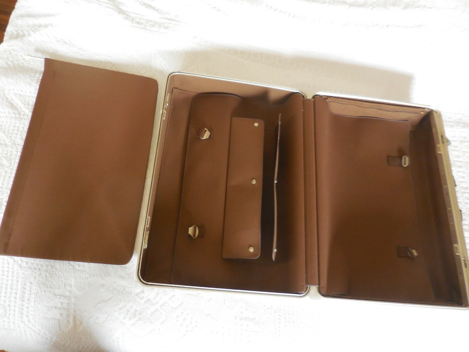 Vintage Zero Halliburton Gold Aluminum Suitcase Luggage Camera Gun Case 26x18x9