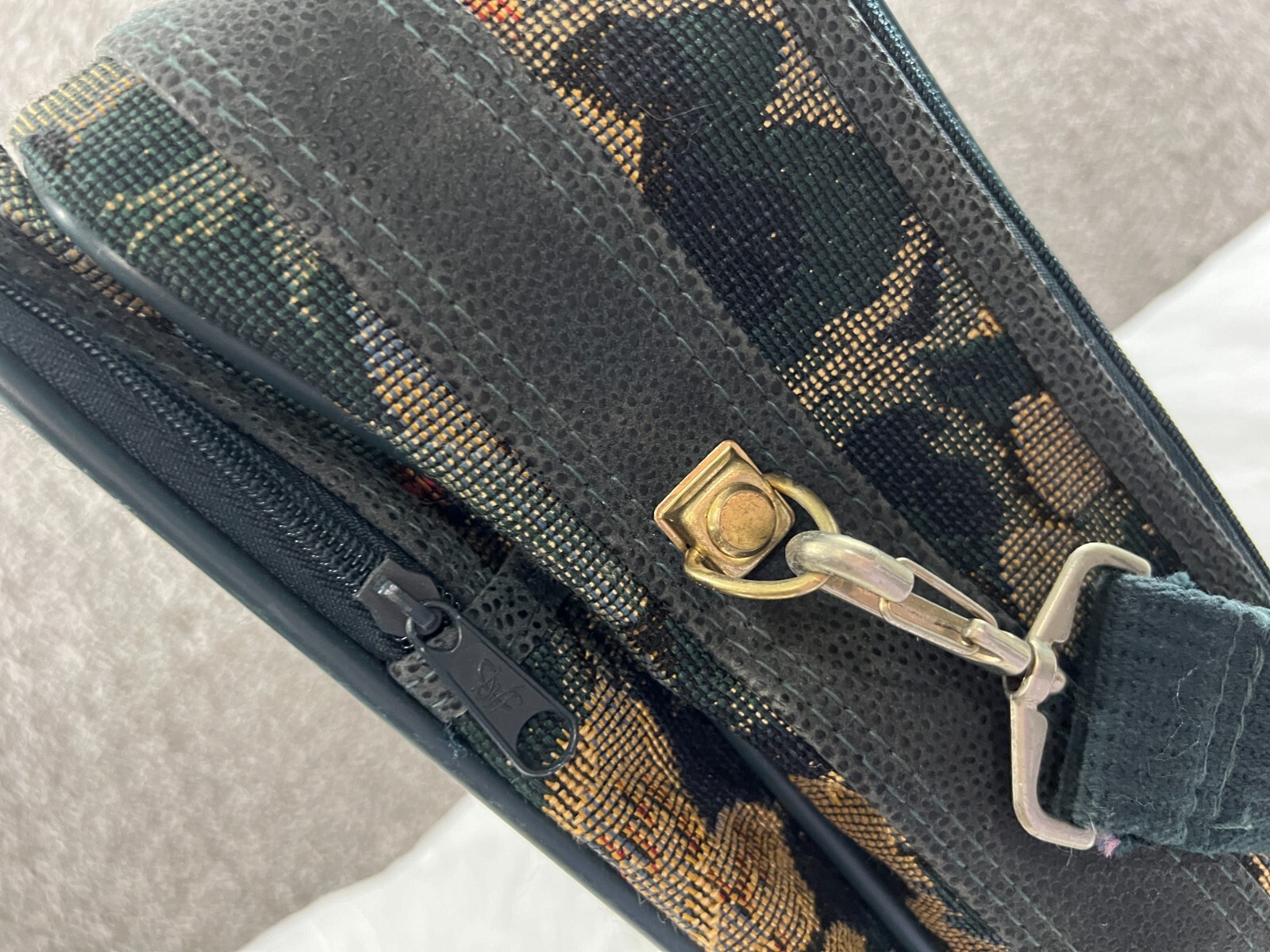 DVF Diane Von Furstenburg Green Floral Travel Bag Carry On Bag Shoulder Strap