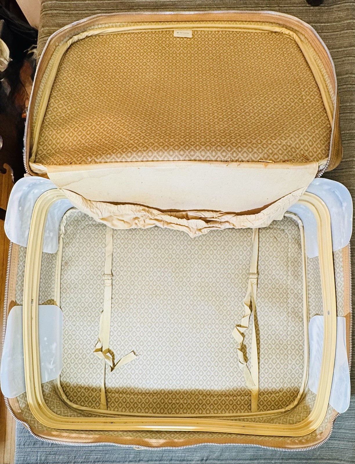 Vintage 1970s Samsonite Brown Leather Suitcase Large 28″ X 8″ X 22″ Soft Shell