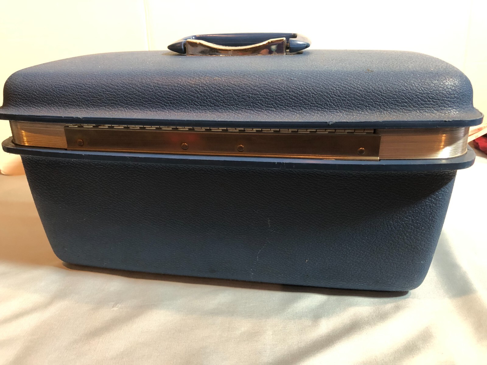 VINTAGE Royal Traveller Montbello Samsonite BLUE Train Case Luggage NO KEY