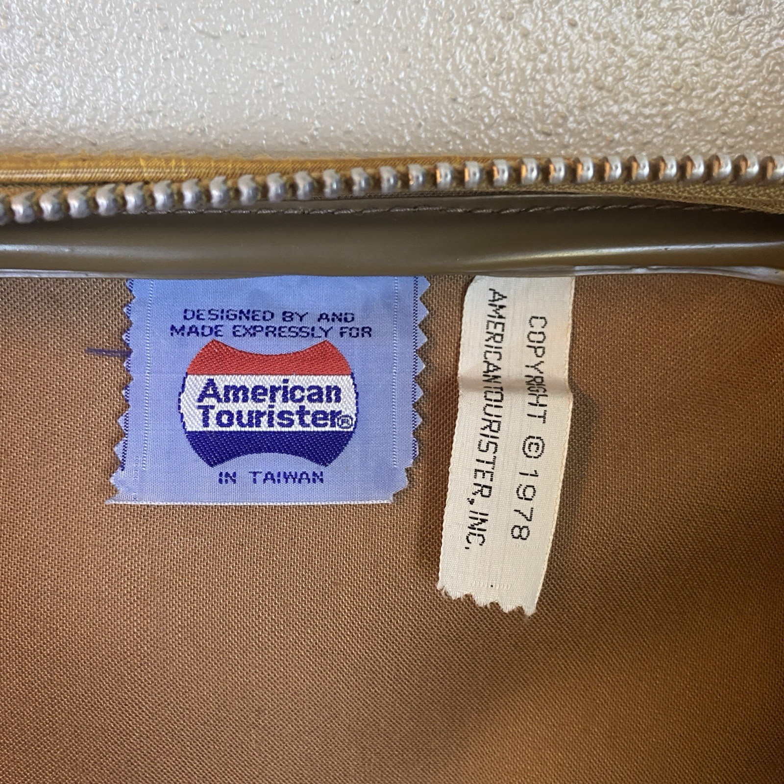 VTG Set Of 2 1978 American Tourister Pullman 26” & 22” Suitcases Luggage Bags