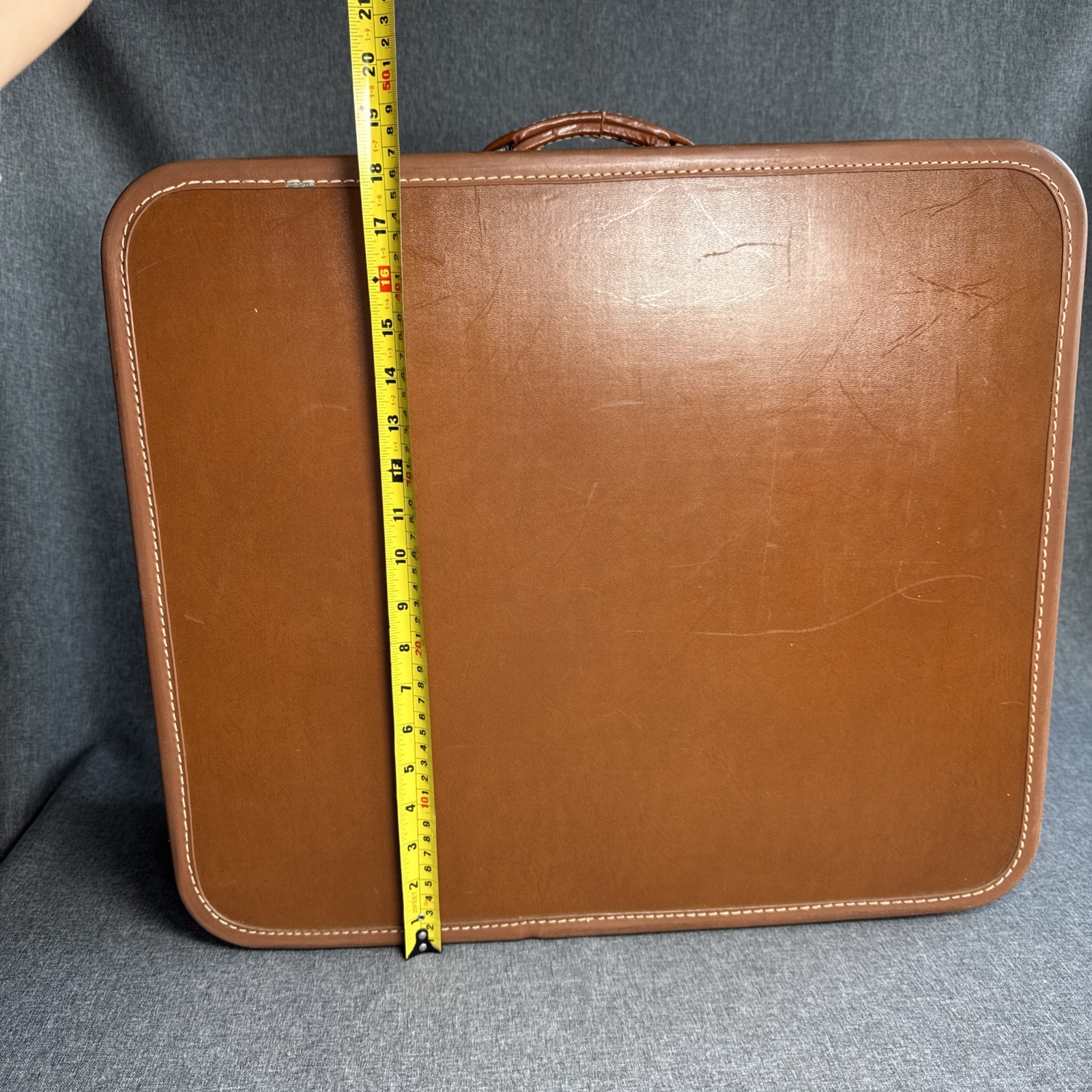 Vintage TRAVELJOY Suitcase Wardrobe Hangers Camel Brown 2 Keys 21x18x8.5” EXC!