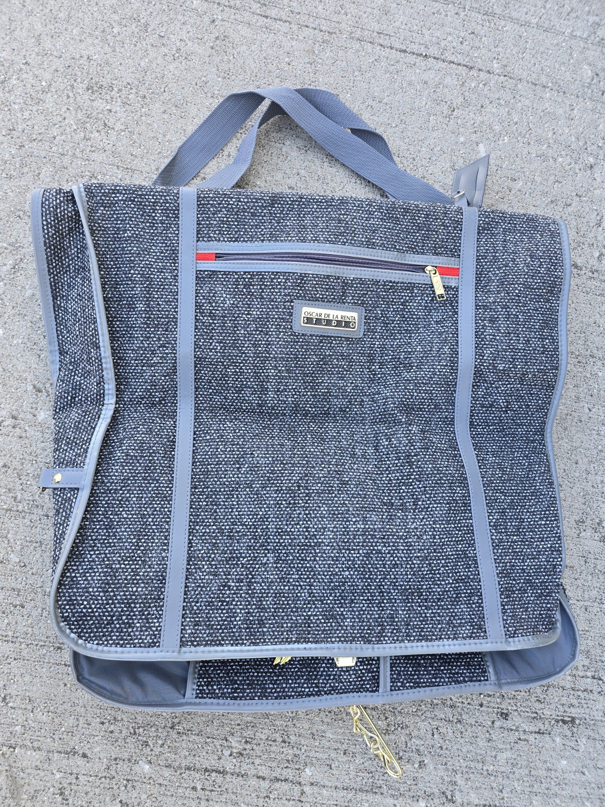 NWT Oscar De La Renta Gray Folding Garment Bag Designer Luggage