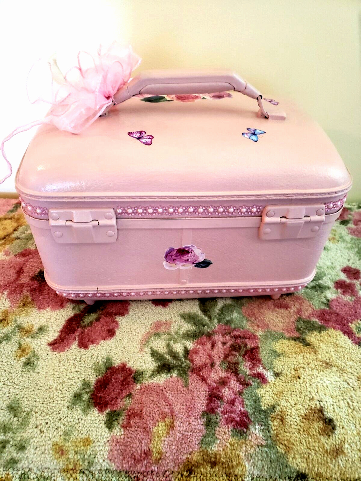 UPCYCLED/RESTORED VINTAGE AMERICAN TOURISTER TRAIN CASE