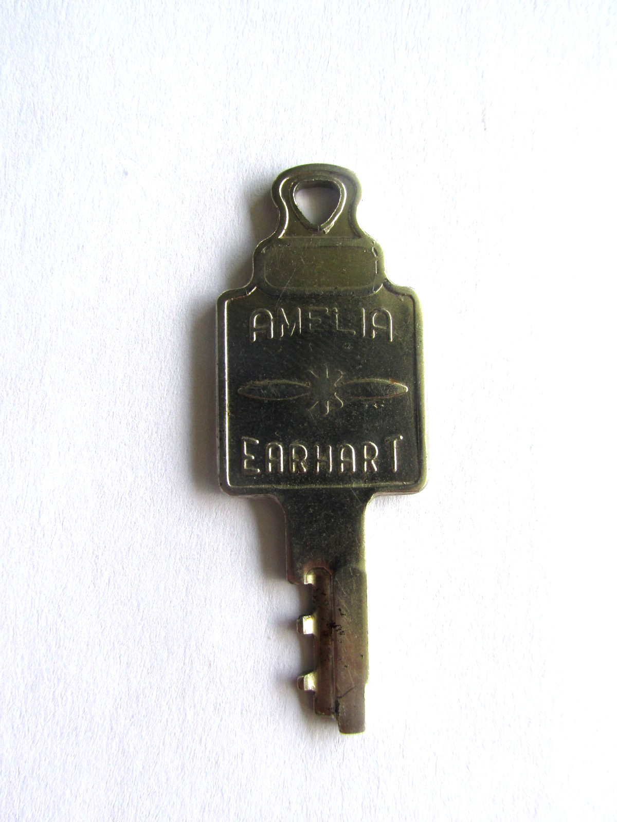 Vtg Amelia Earhart Eastern Airline Luggage Suitcase Metal Key Unnumbered 2086
