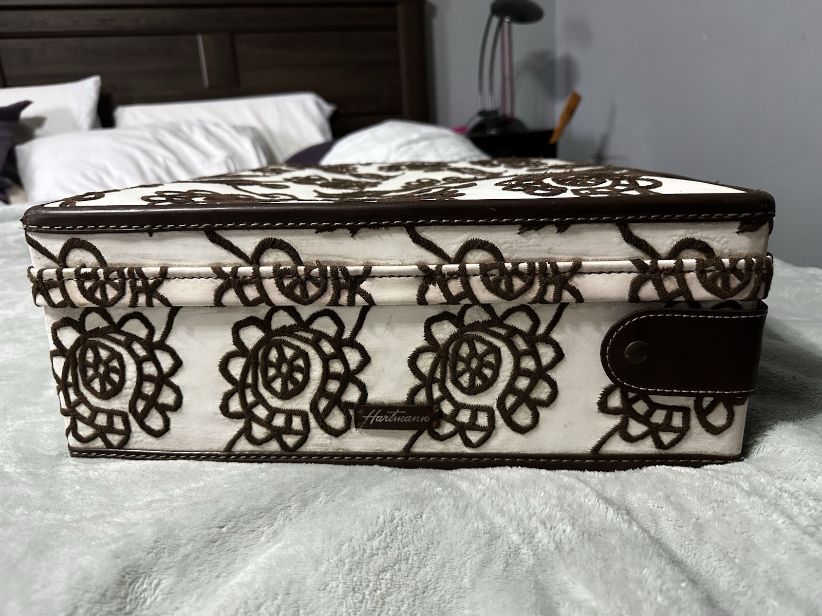 Vtg 1970s Embroidered Daisy Hartmann Luggage