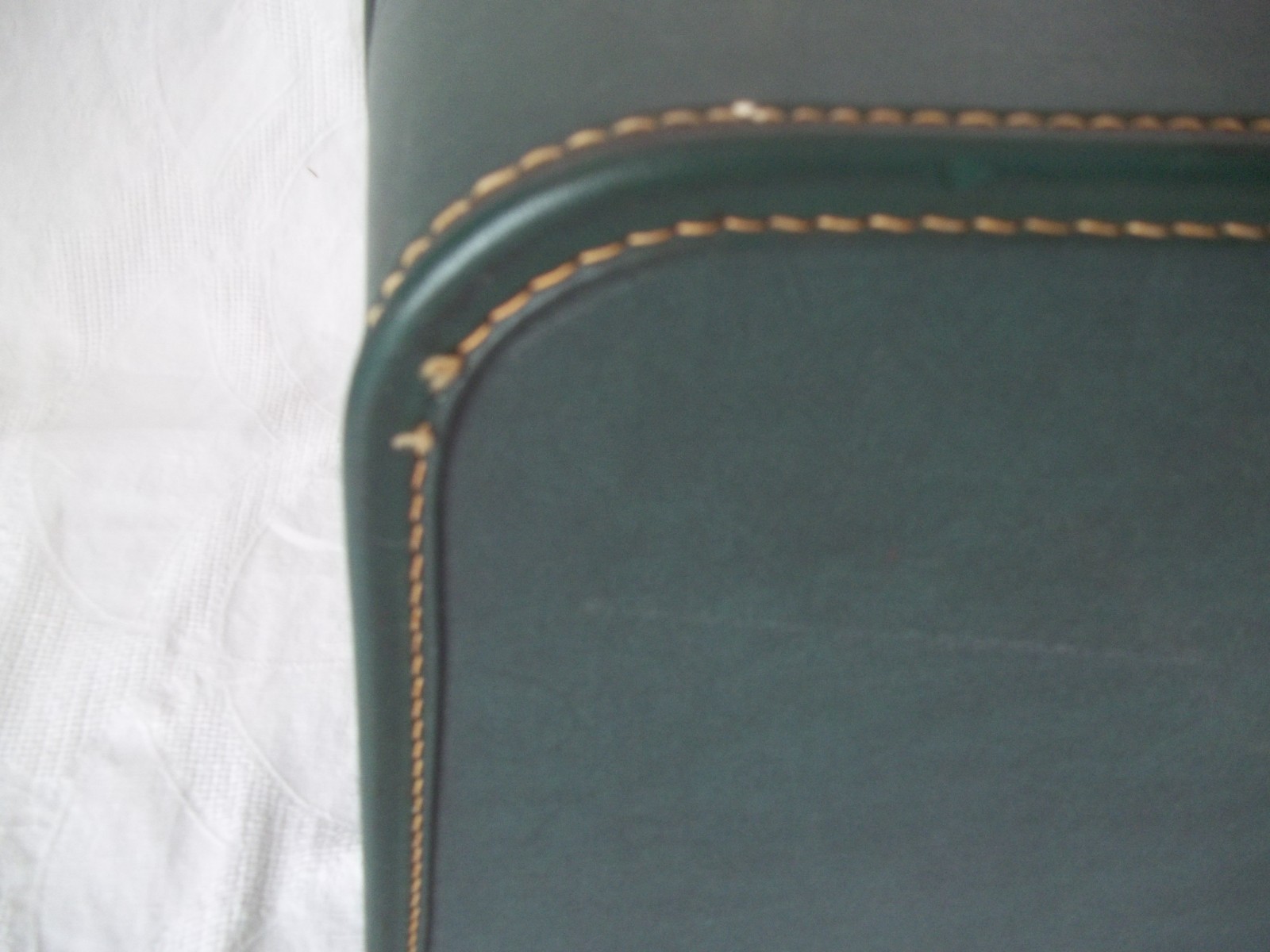 VINTAGE Dark Green 21″Carry On Luggage With Key