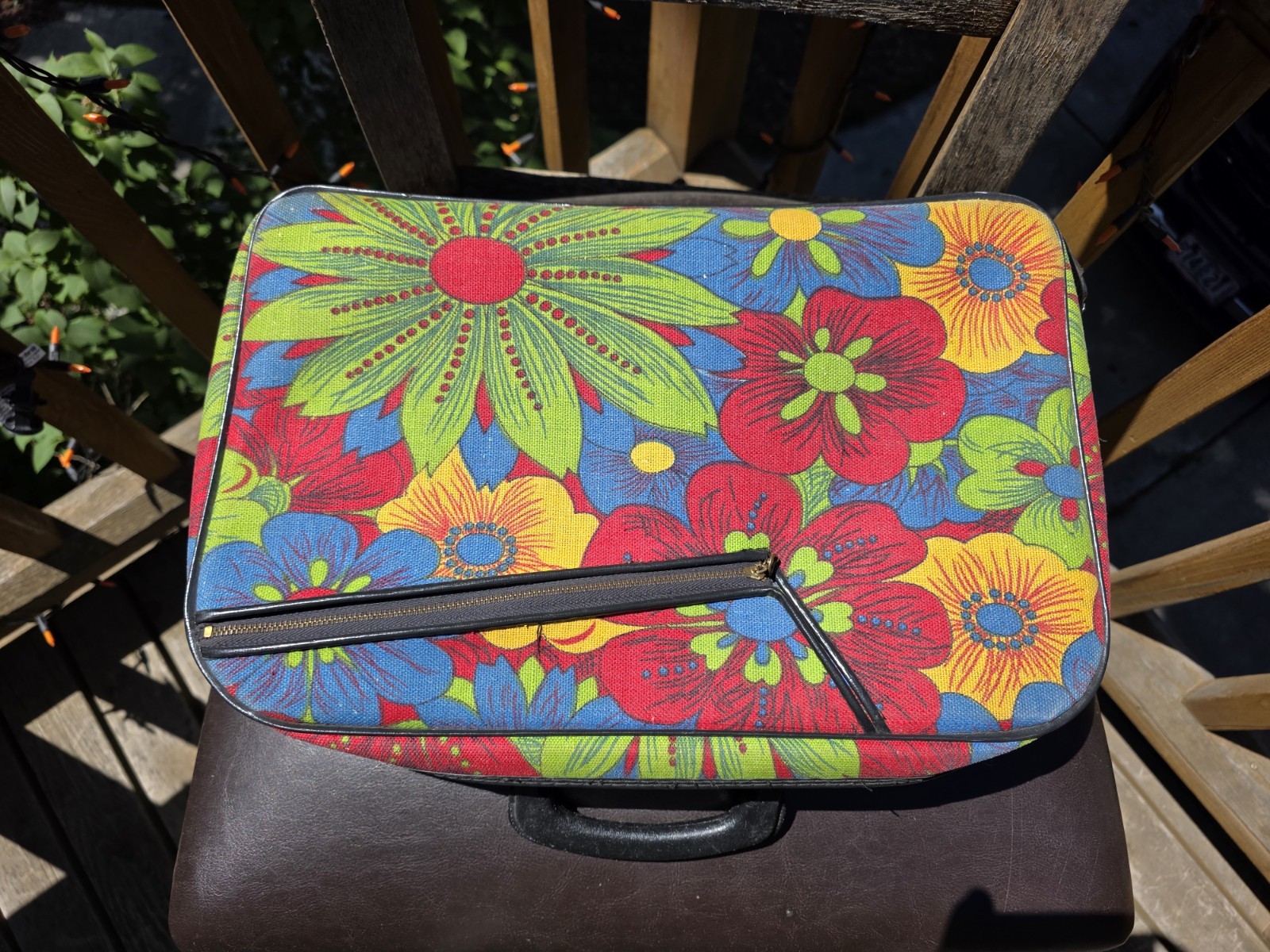 Vintage 60s 70s Child’s Floral Groovy Retro Overnight Bag Suitcase Luggage -FLAW