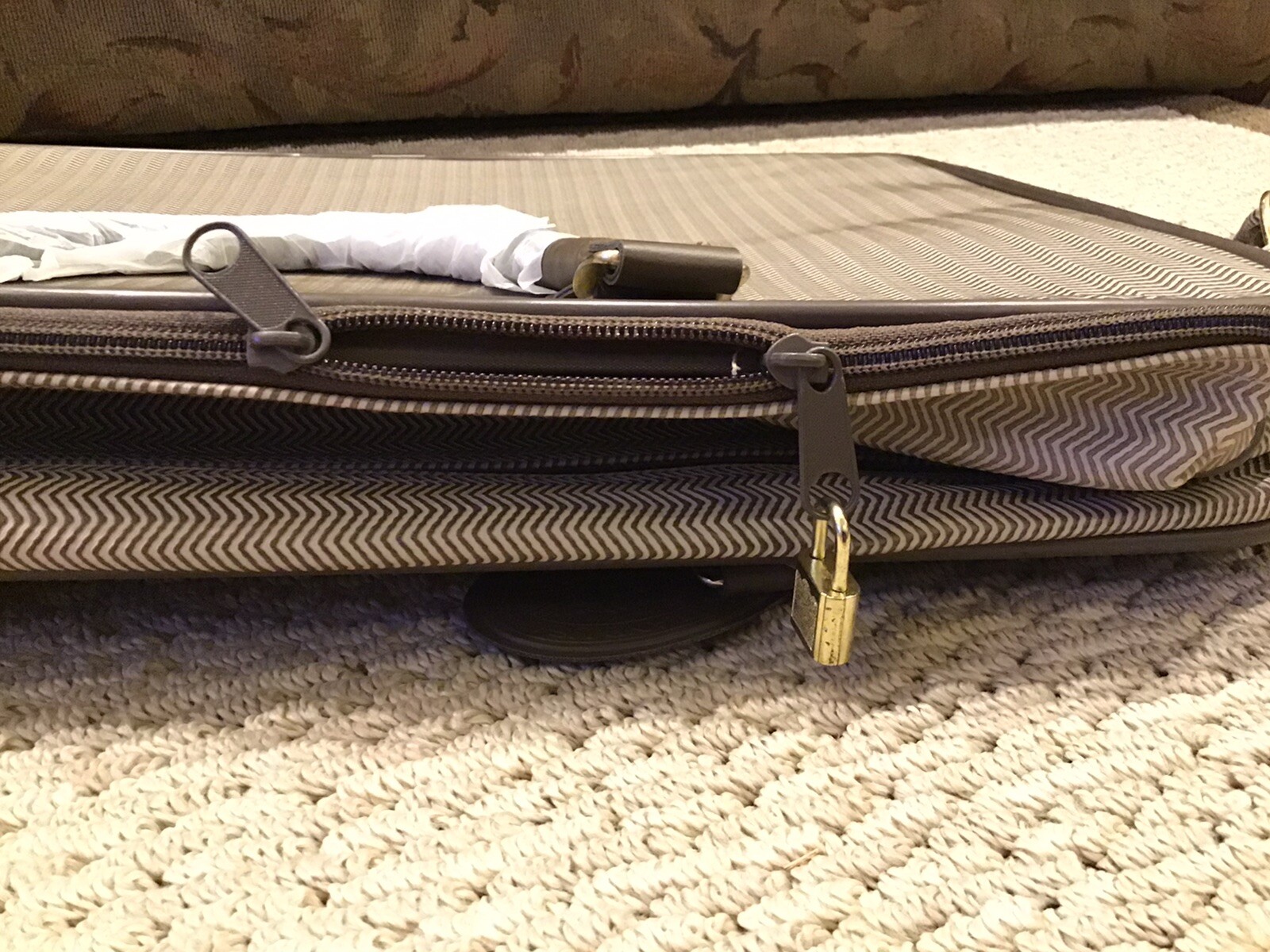 2 Heartland USA Traveler Matching Bags – Suitcase & Duffel – 1987 Avon Exclusive
