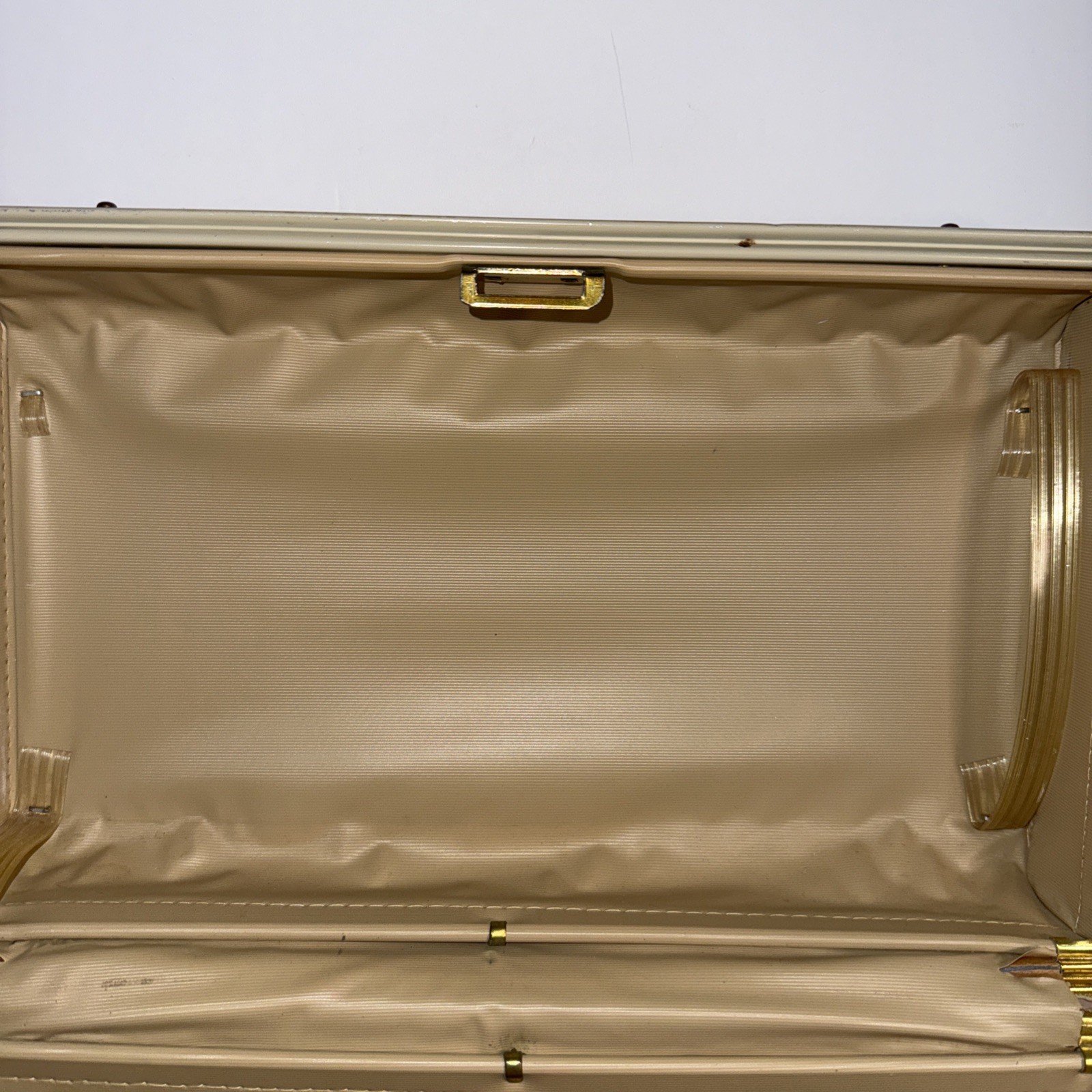 Samsonite Compact Train 4512 with Key And Some Accessories