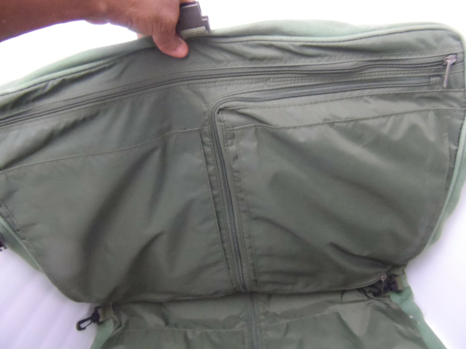 VTG. EDDIE BAUER Friday Harbor GARMENT BAG Olive Green Canvas Leather Luggage