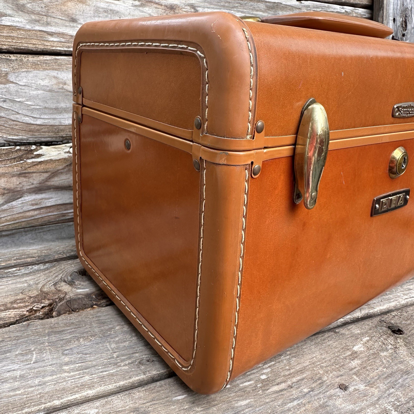 Vintage Samsonite Schwayder #4612 Brown Faux Leather Makeup Train Hard Case USA