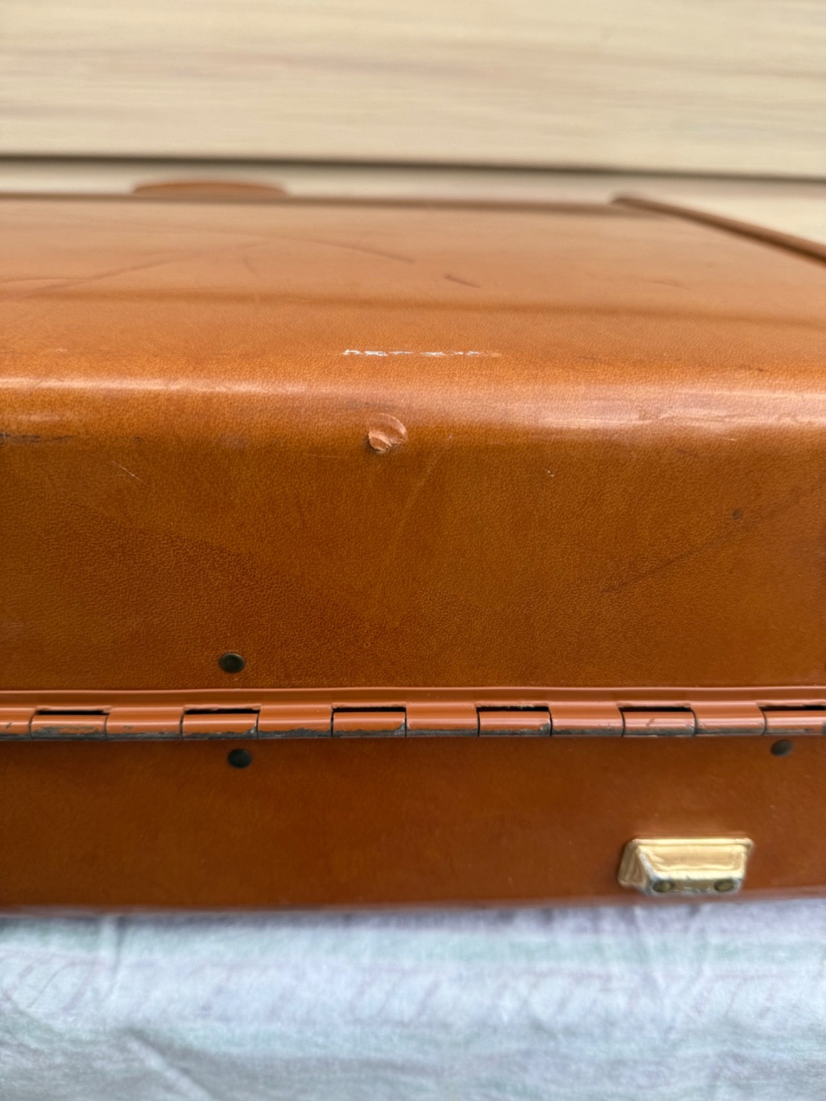Samsonite Shwayder Bros 24” Leather Hard Shell Suitcase Luggage Vtg w/ 2 Hangers