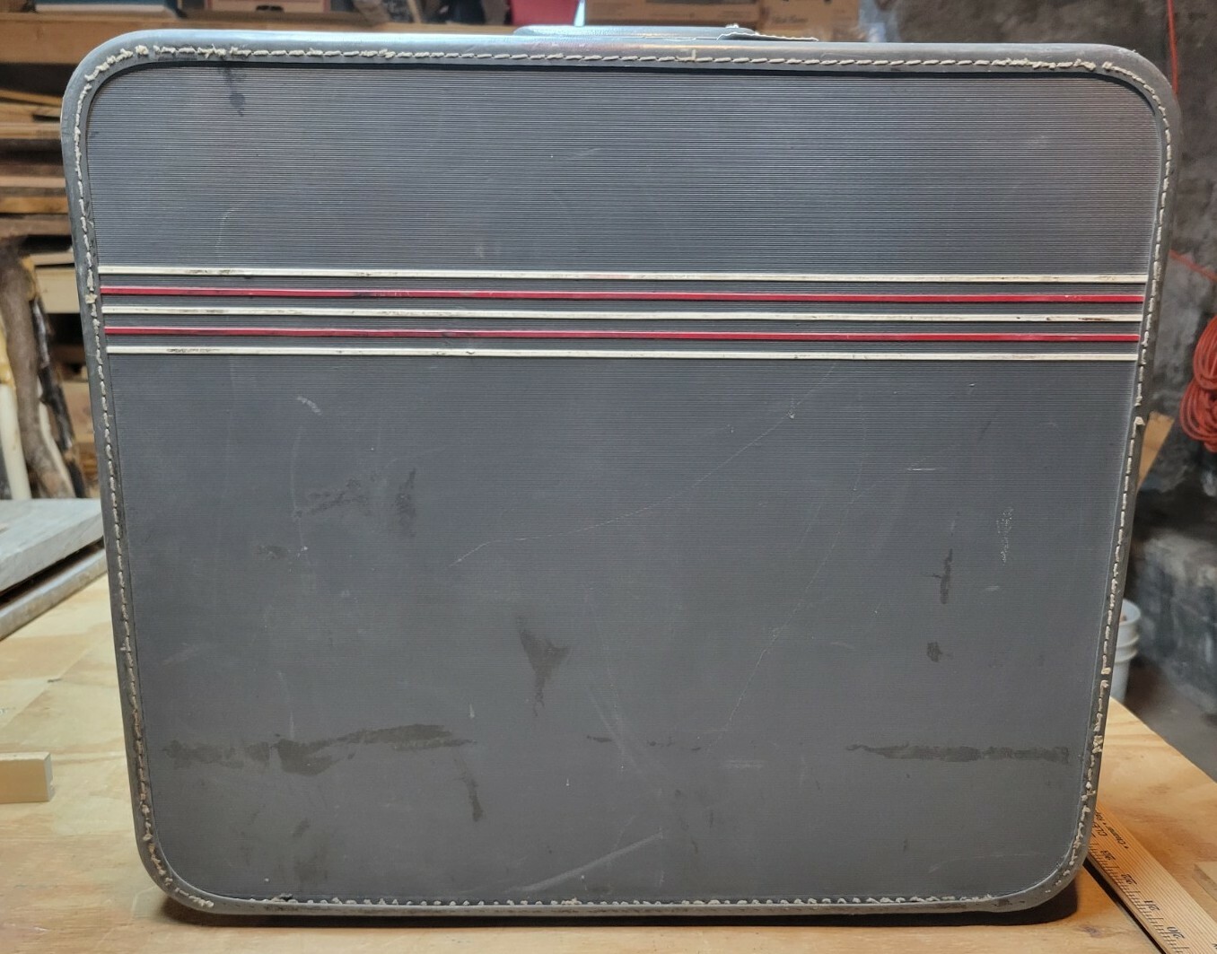 Vintage (1960s) Globester Luggage. Original Keys, Hangers, Lining, Airline Tags