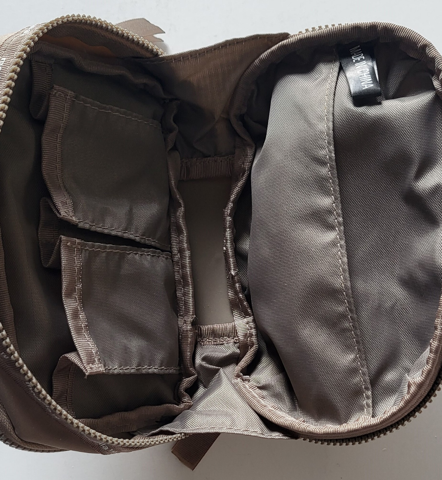 VTG MODELLA WEEKEND TRAVEL TOILETRIES CASE TAUPE WATERPROOF NEVER USED