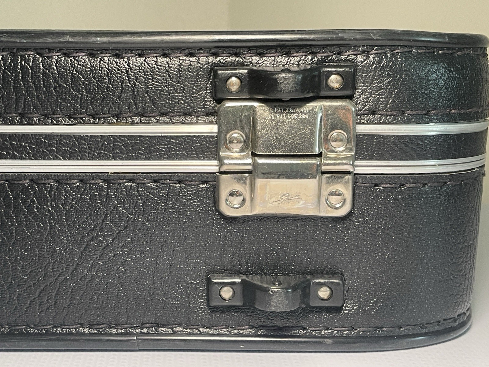 Skyway Vintage Carry-On Suitcase 21” Black Hard Case Combination Lock Retro