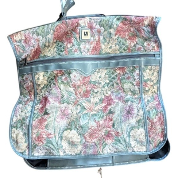 VTG Leisure Floral Tapestry Garment Bag