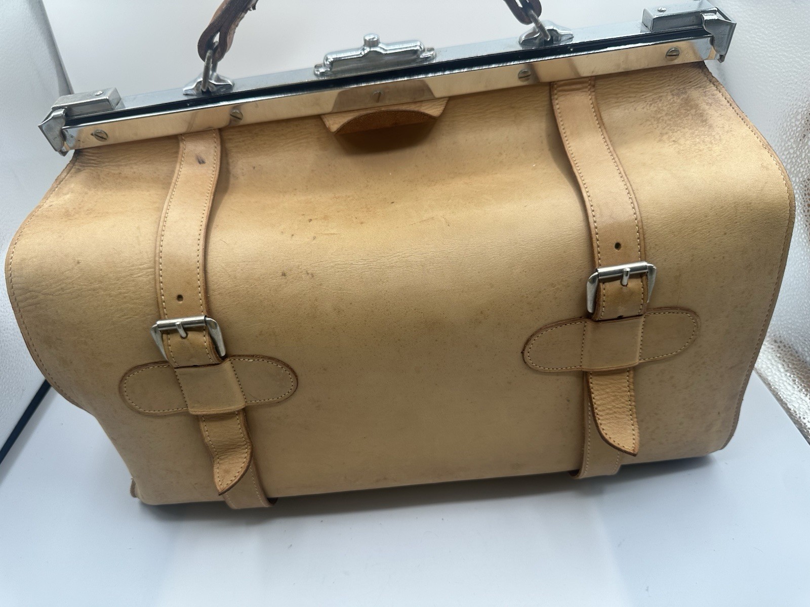 Vintage Tan Natural Leather Hand Luggage Satchel Bag