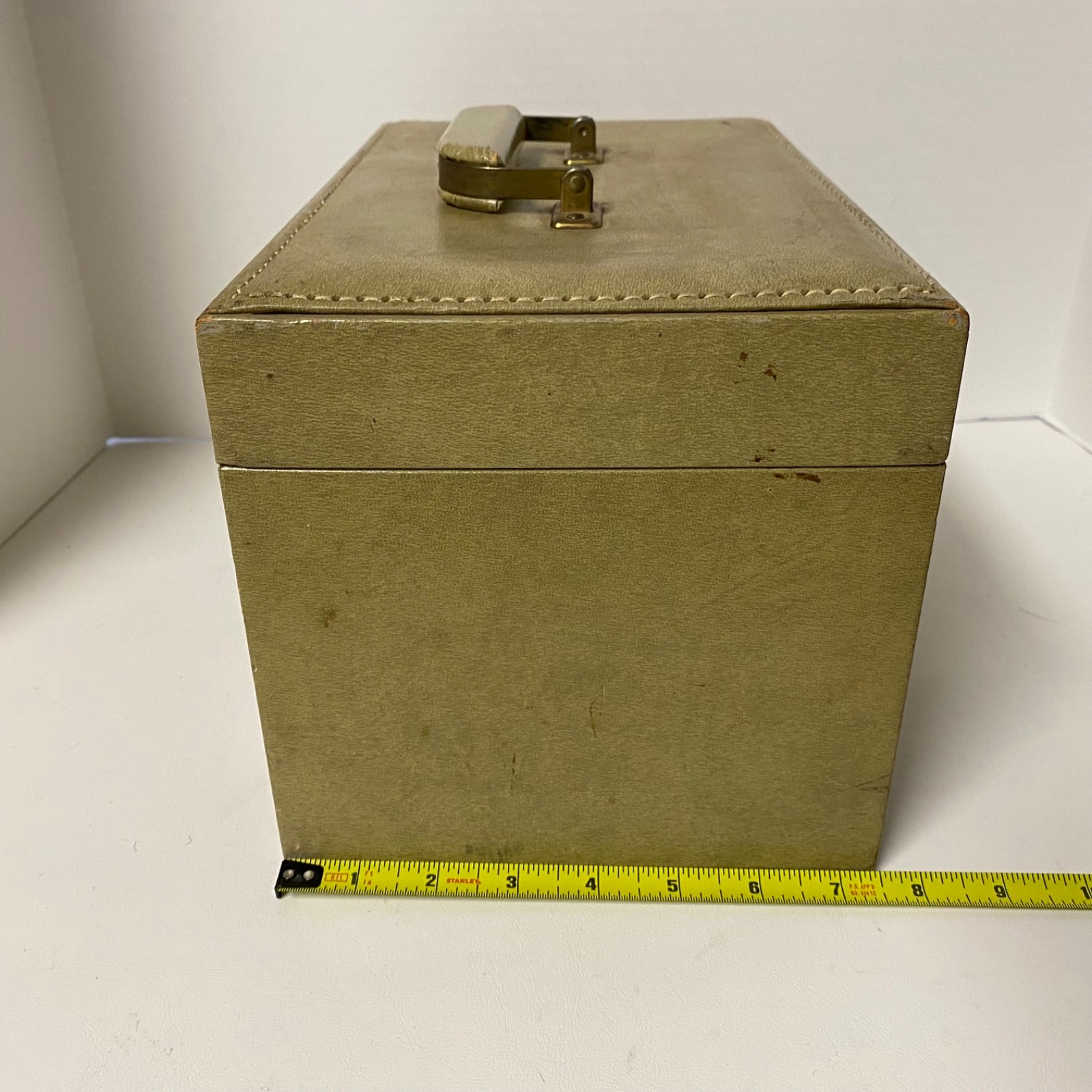 Vintage Avocado Green Vinyl Train Case • Mirror • Top Handle • No Key