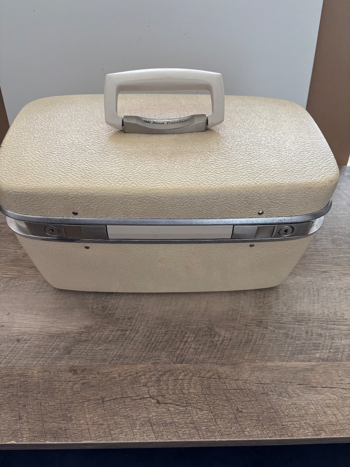 Vintage Royal Traveller Beauty Case