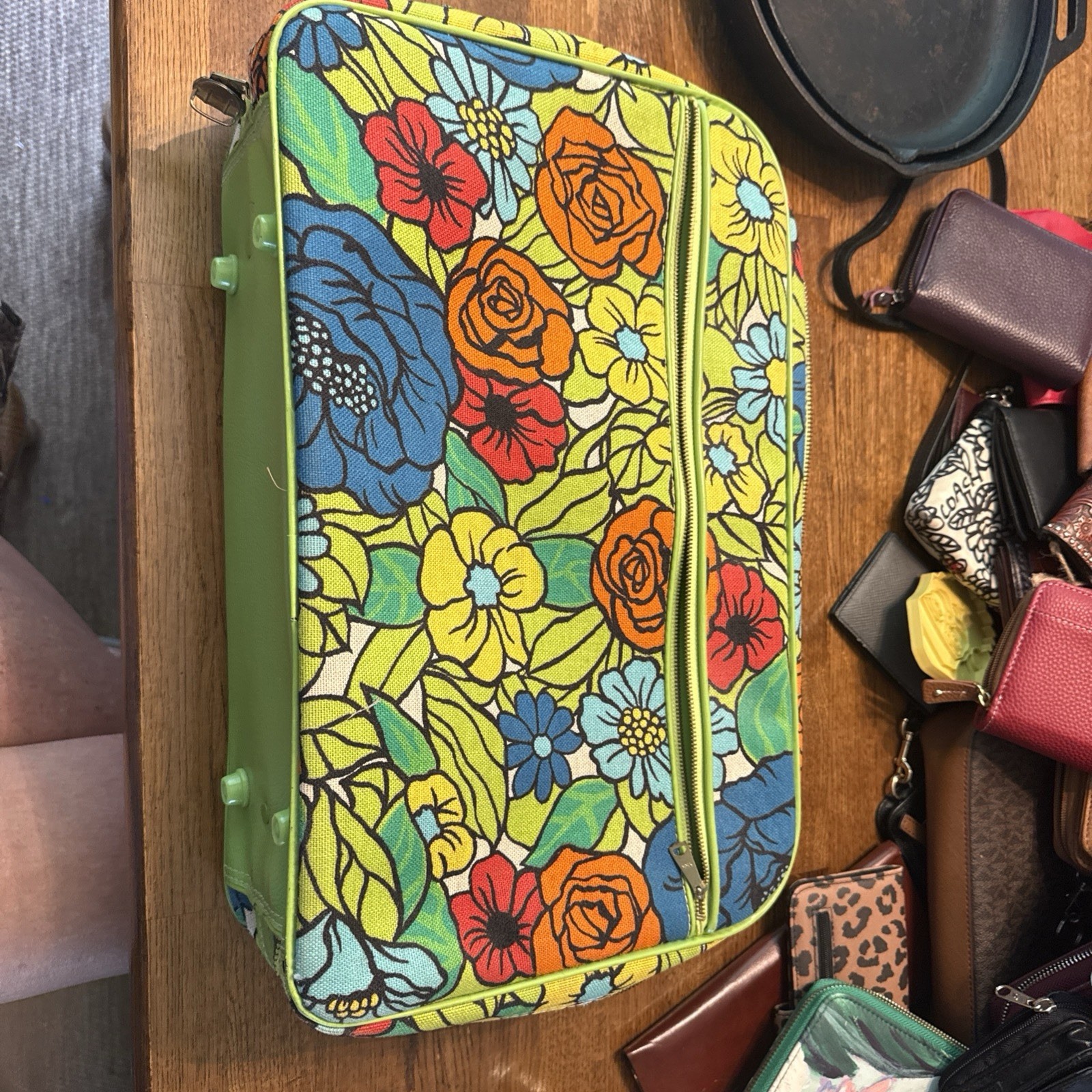 Vintage 1970s Canvas Floral Flower Power Suitcase Travel Bag 20×14