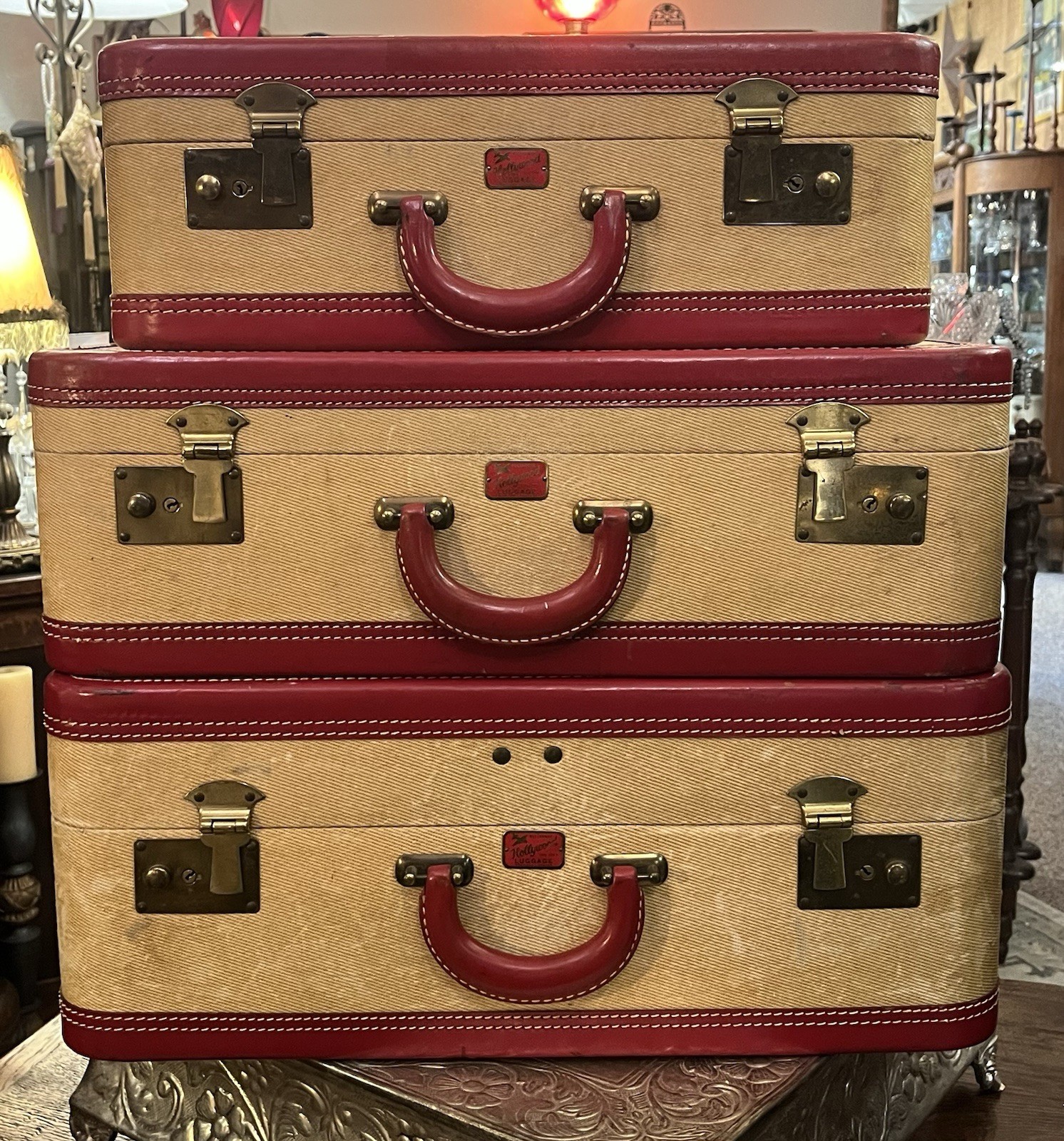 VINTAGE RED 💄 Luggage Set of 3 Suitcase A RARE SET with keys and original tags